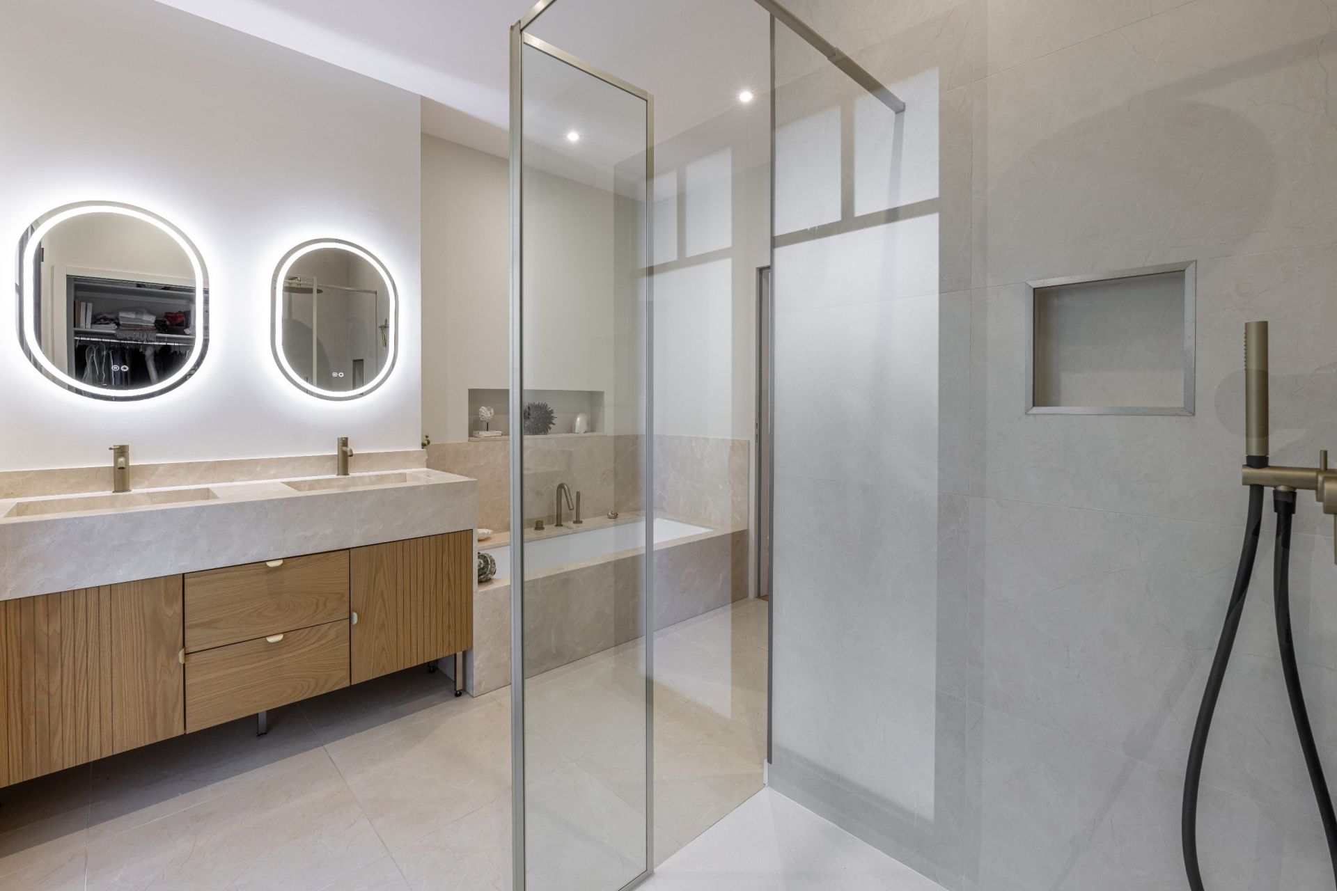 luxury house 7 Rooms for sale on ARCACHON (33120)