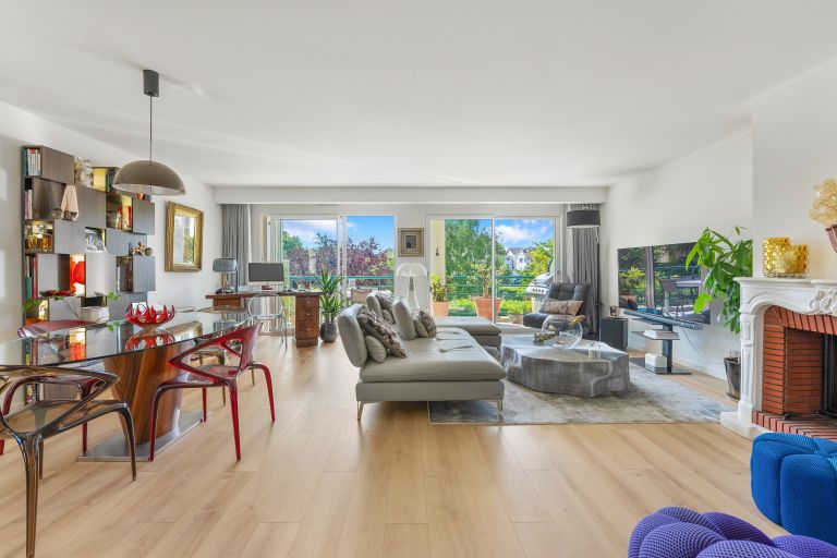 luxury apartment 4 Rooms for sale on DIVONNE LES BAINS (01220)