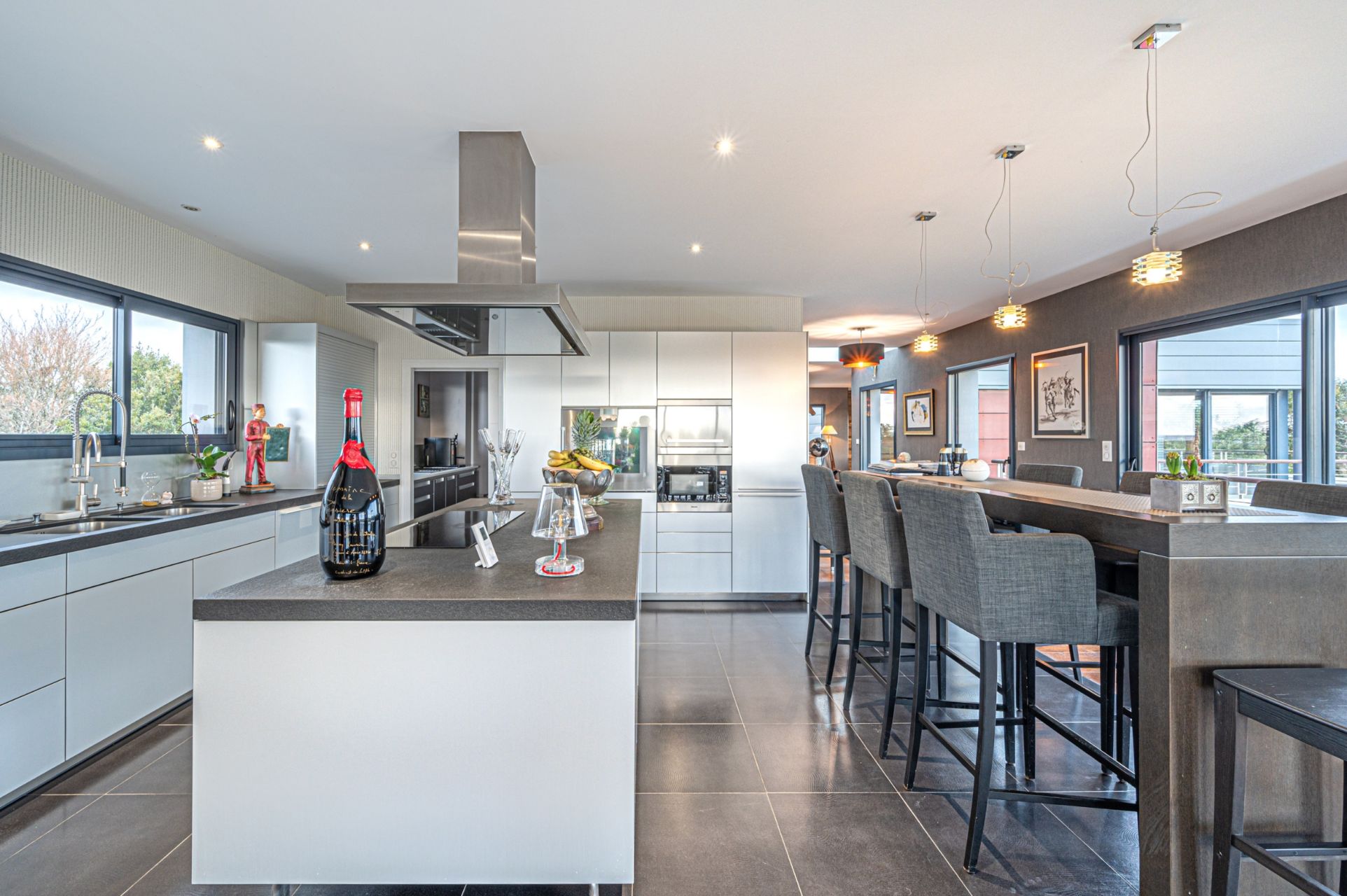 luxury house 10 Rooms for sale on PENMARCH (29760)