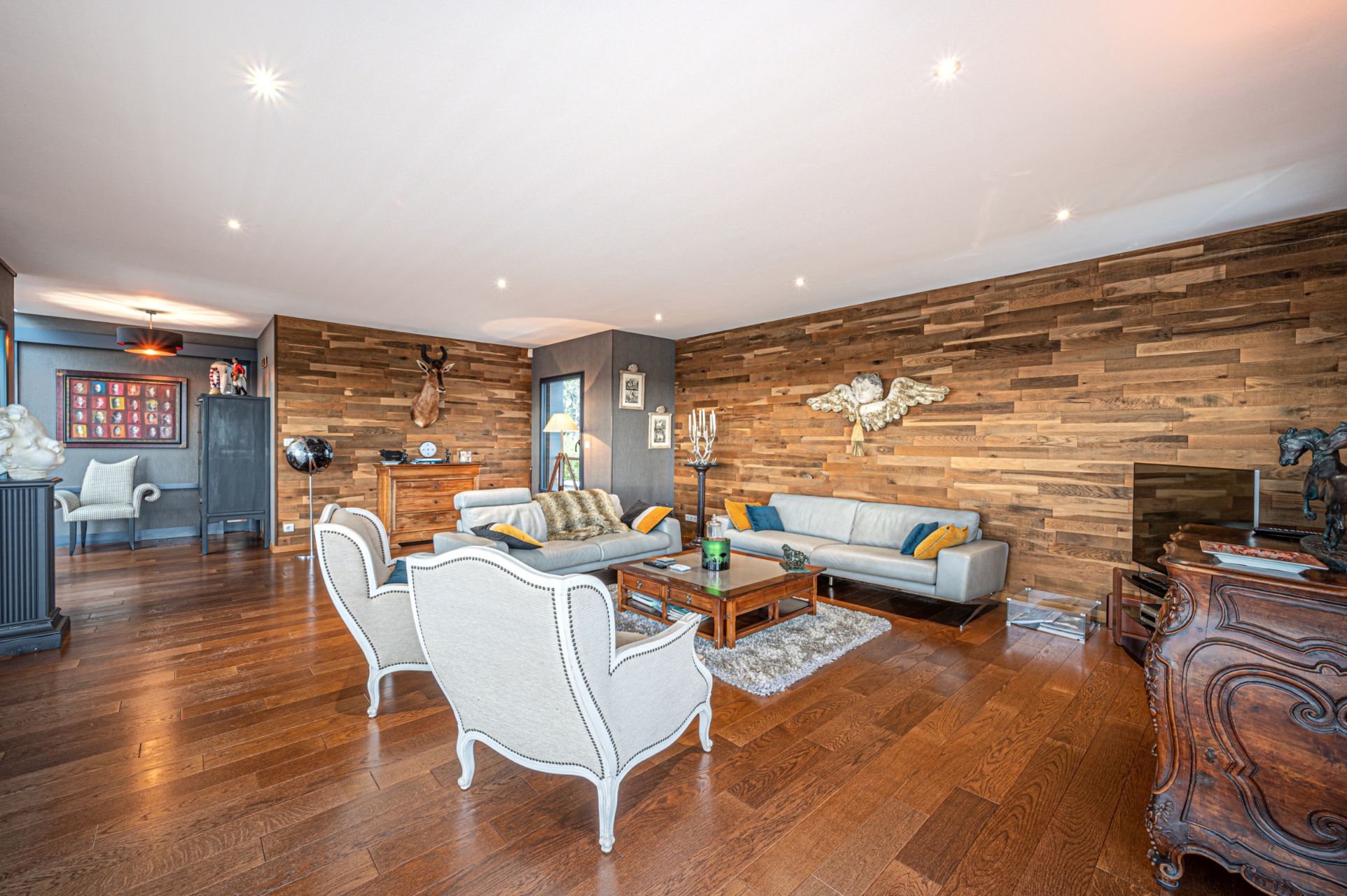 luxury house 10 Rooms for sale on PENMARCH (29760)