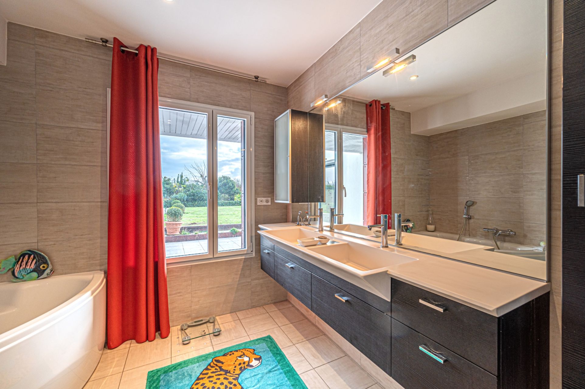 luxury house 10 Rooms for sale on PENMARCH (29760)