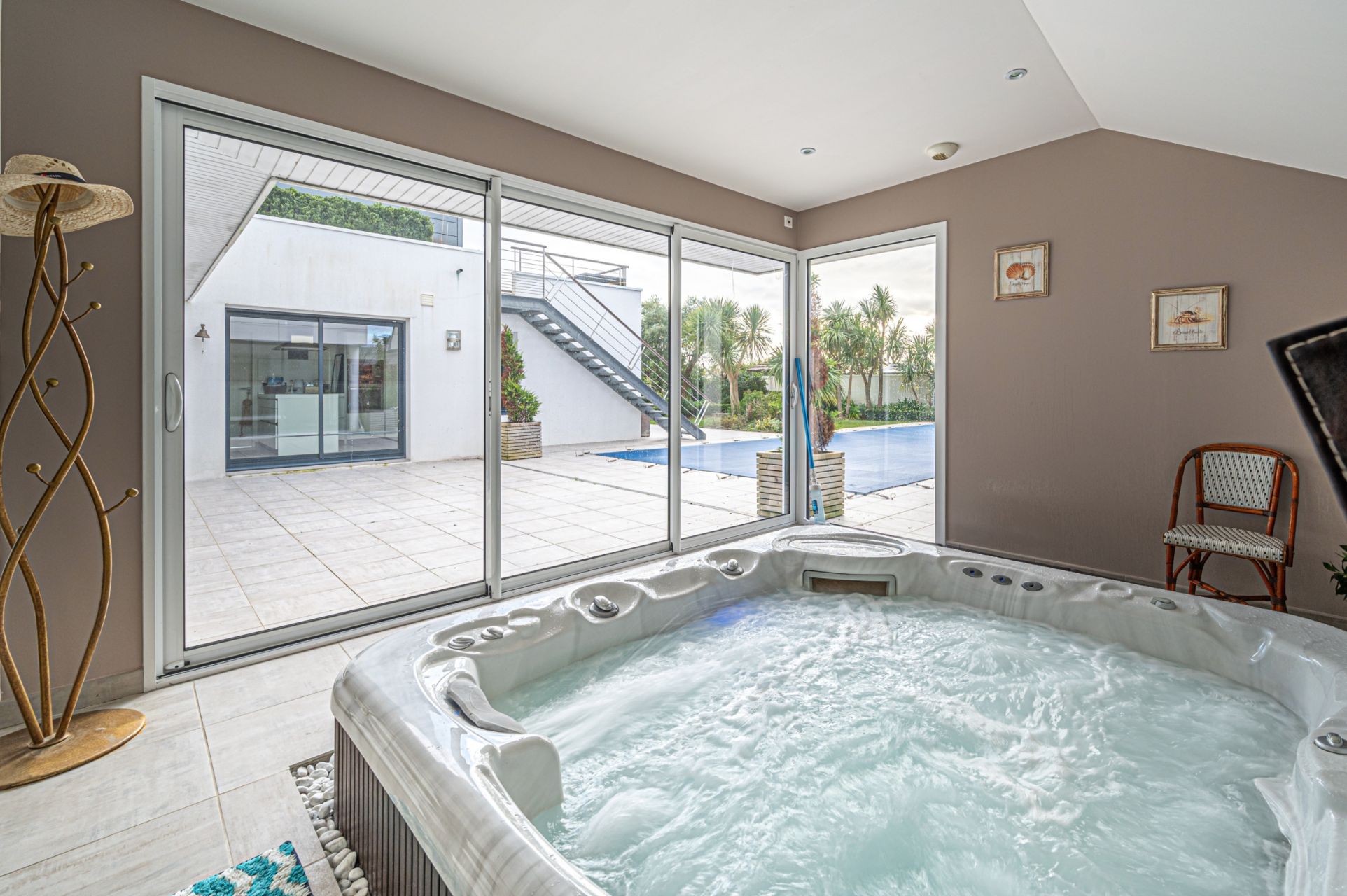 luxury house 10 Rooms for sale on PENMARCH (29760)