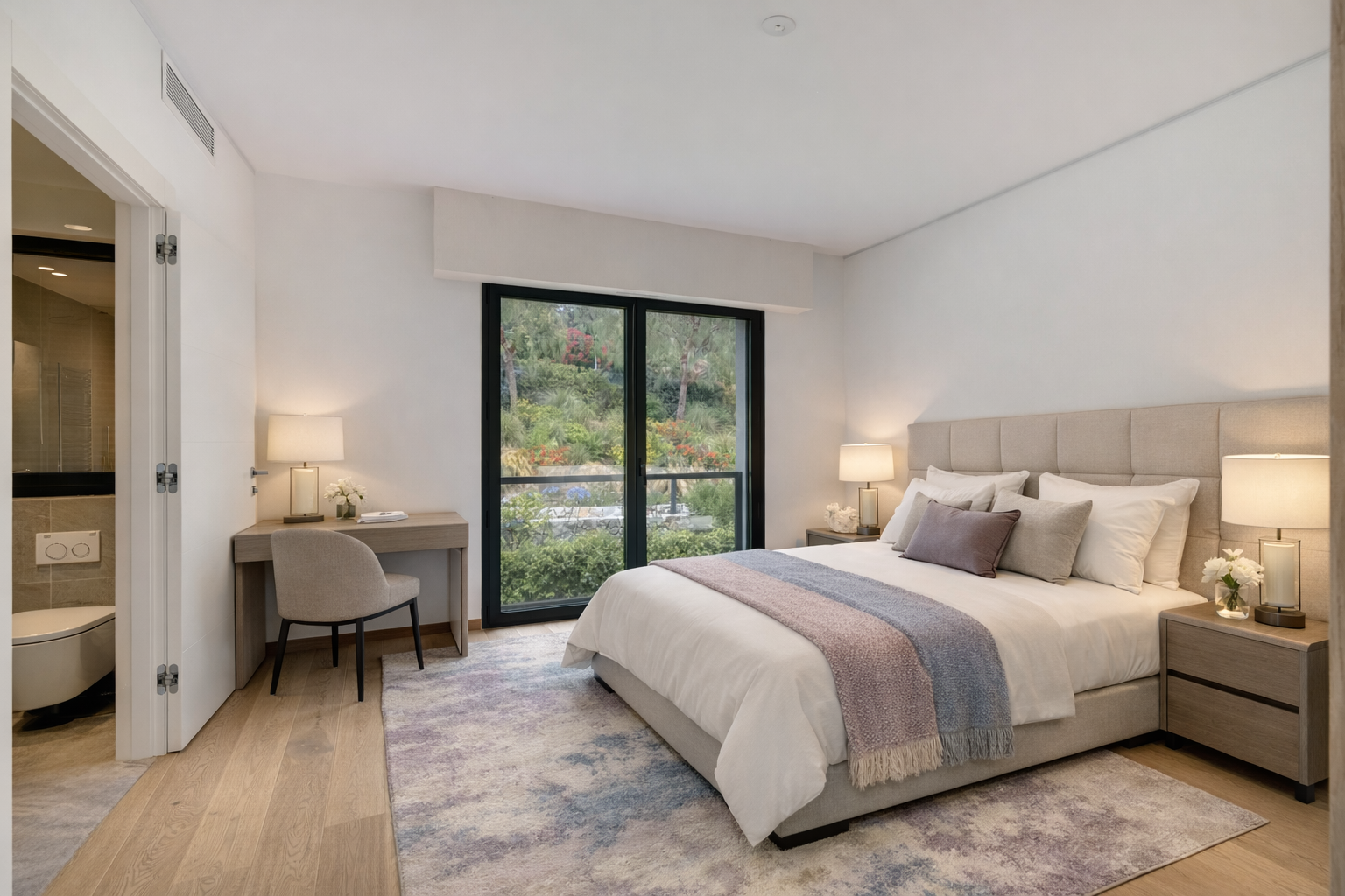 luxury apartment 4 Rooms for sale on CANNES (06400)