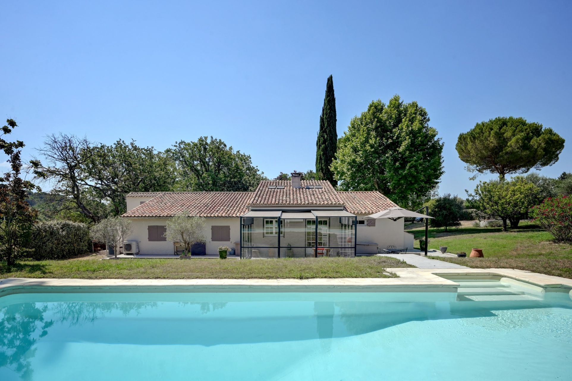 luxury house 4 Rooms for sale on AIX EN PROVENCE (13100)