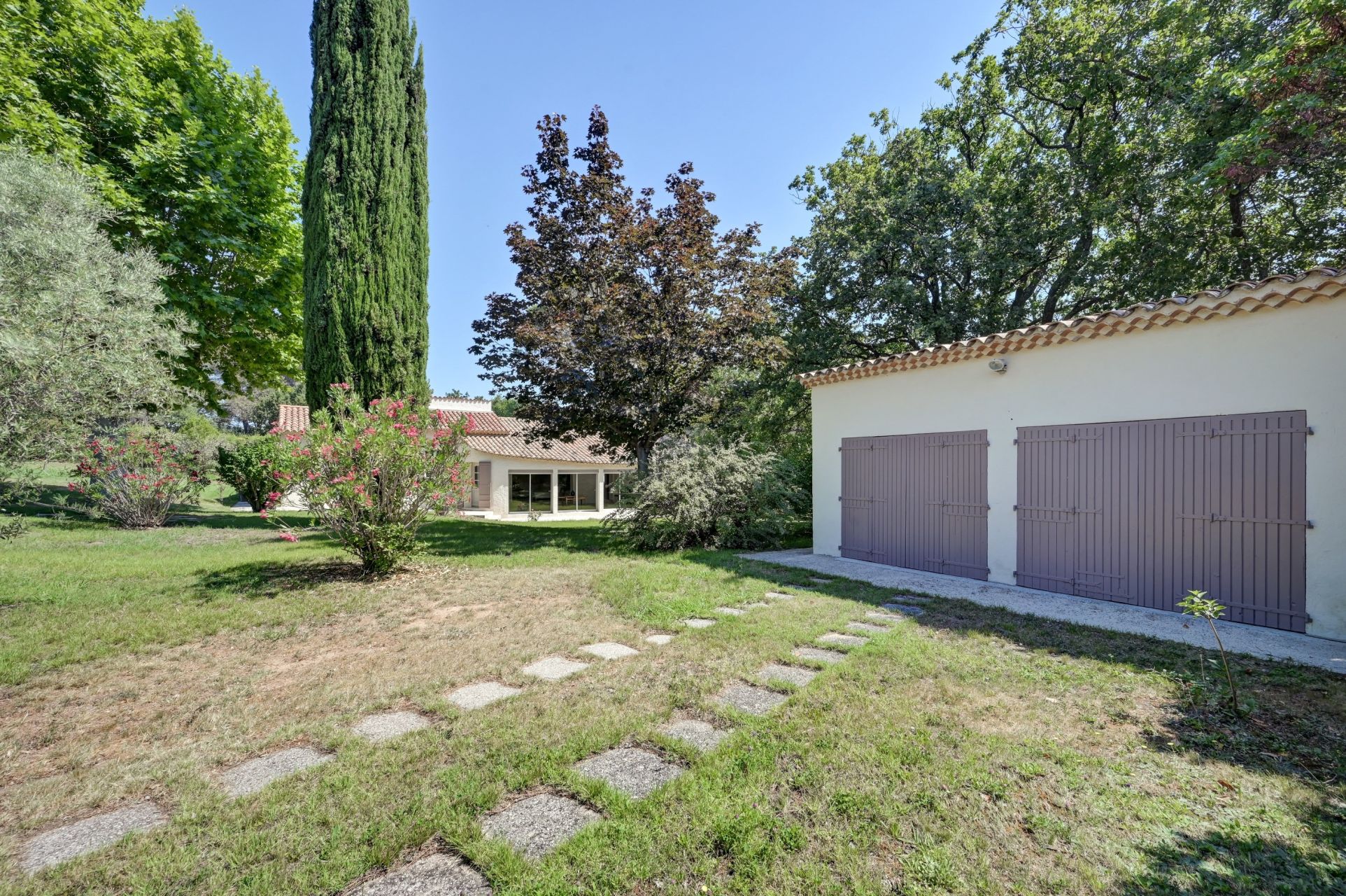 luxury house 4 Rooms for sale on AIX EN PROVENCE (13100)