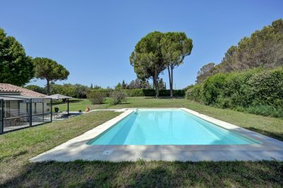 Sale Luxury house Aix-en-Provence 4 Rooms 220 m²