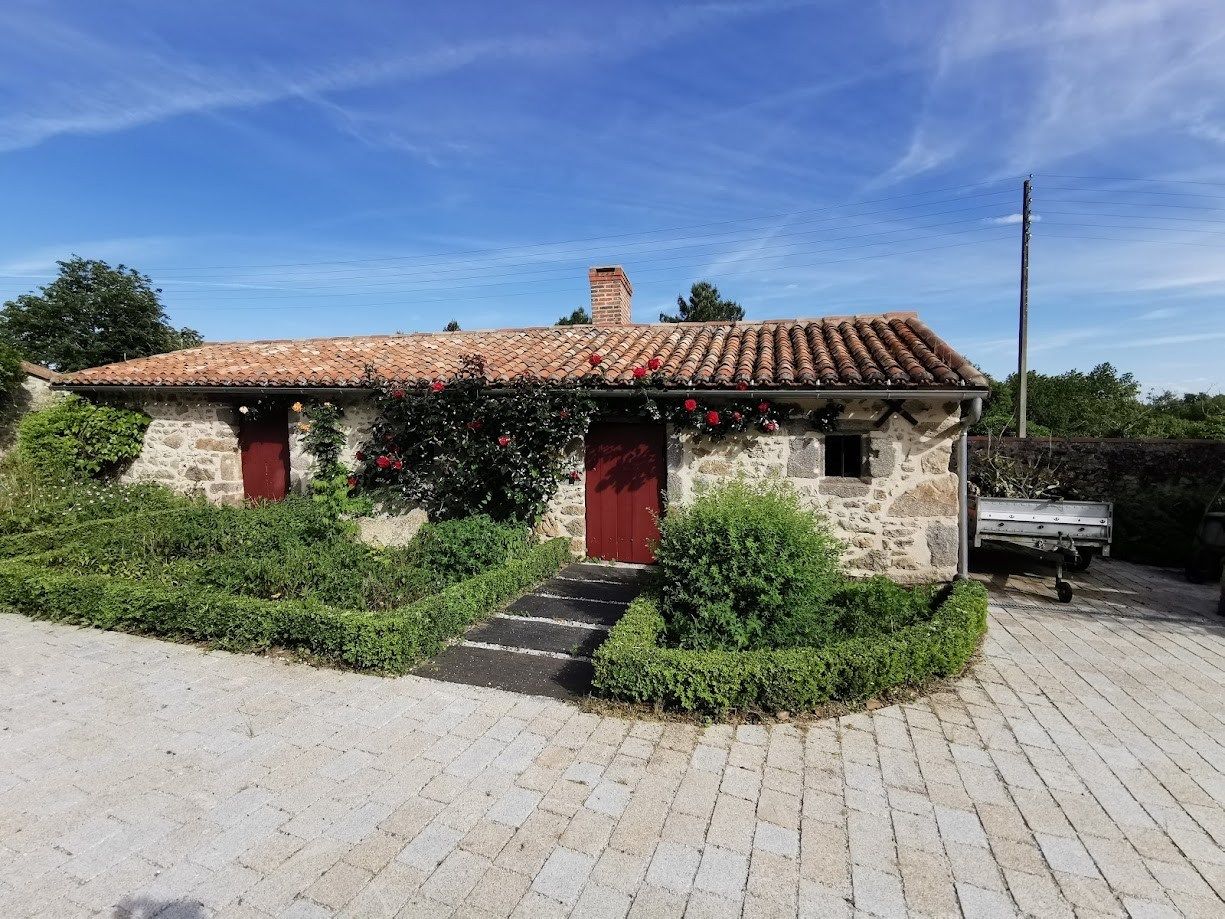 luxury house 16 Rooms for sale on BRESSUIRE (79300)