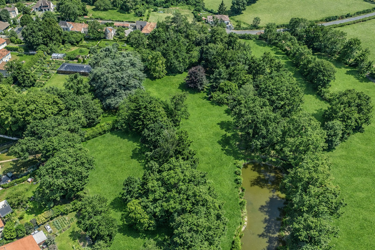 luxury house 16 Rooms for sale on BRESSUIRE (79300)