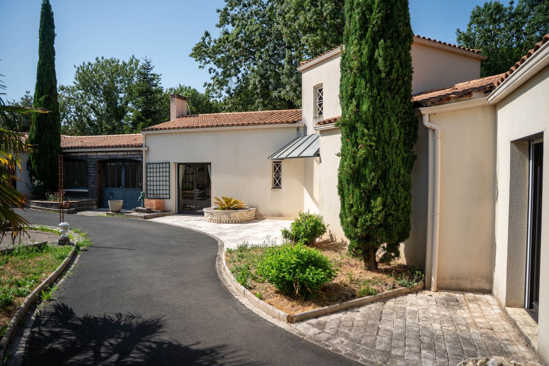 maison de luxe 7 Pièces en vente sur LAGORD (17140)