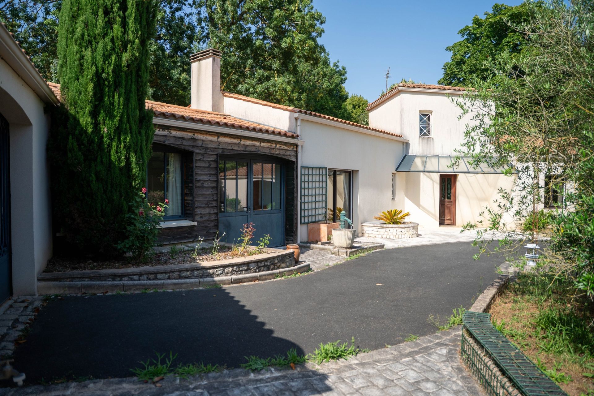 maison de luxe 7 Pièces en vente sur LAGORD (17140)