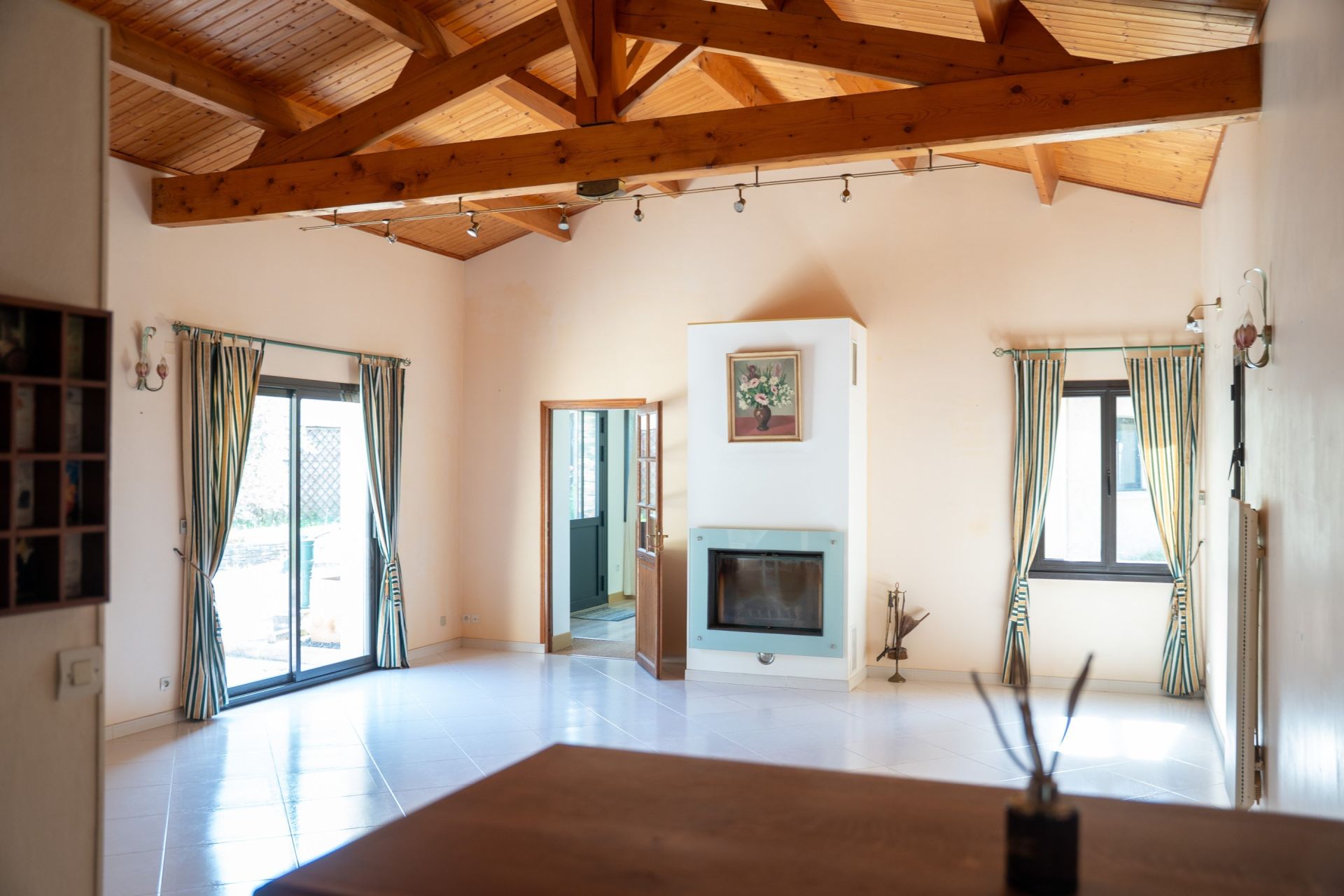 luxury house 7 Rooms for sale on LAGORD (17140)