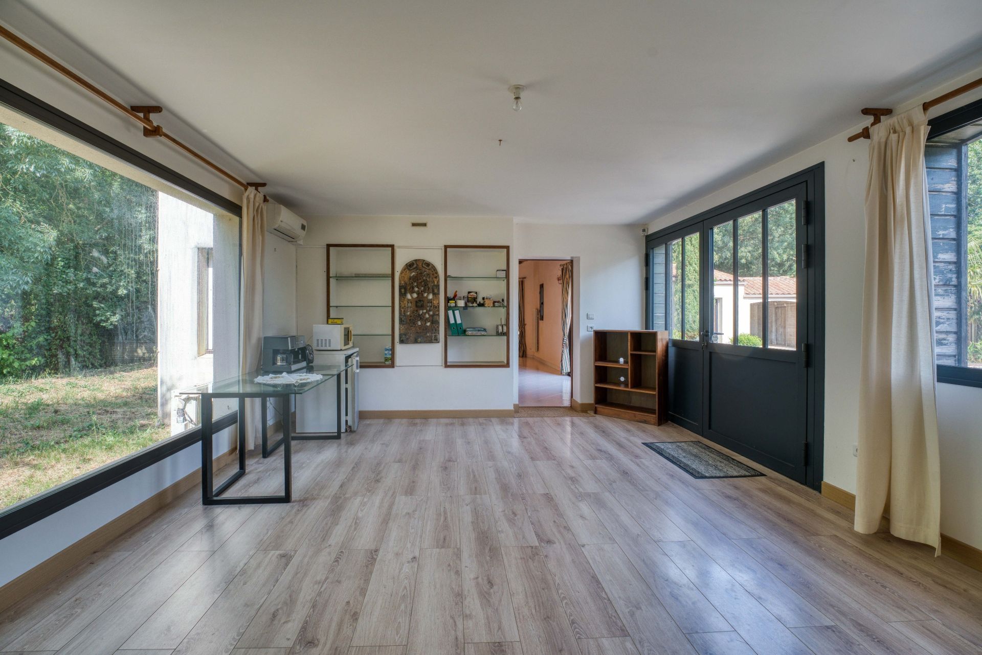 luxury house 7 Rooms for sale on LAGORD (17140)