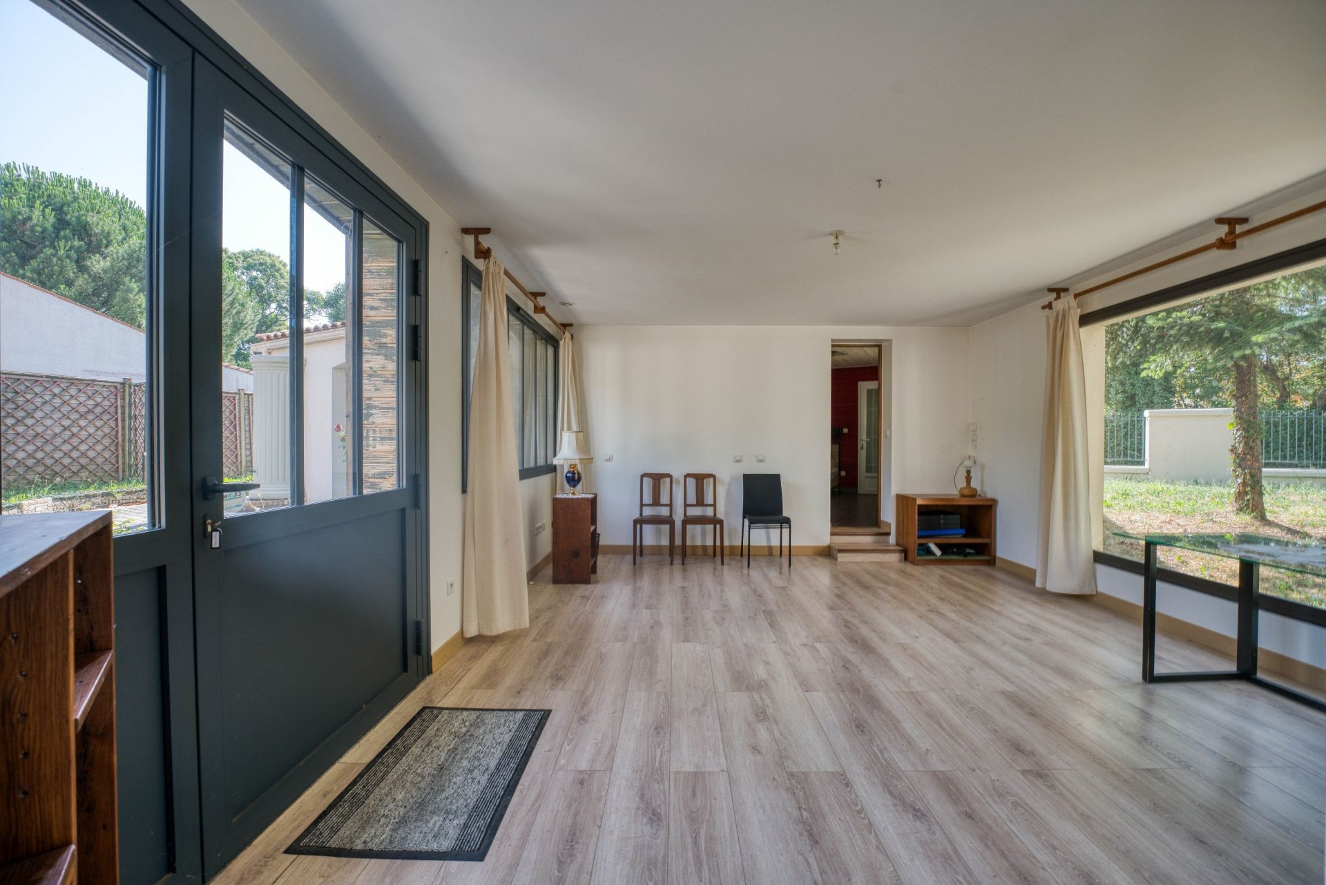 luxury house 7 Rooms for sale on LAGORD (17140)