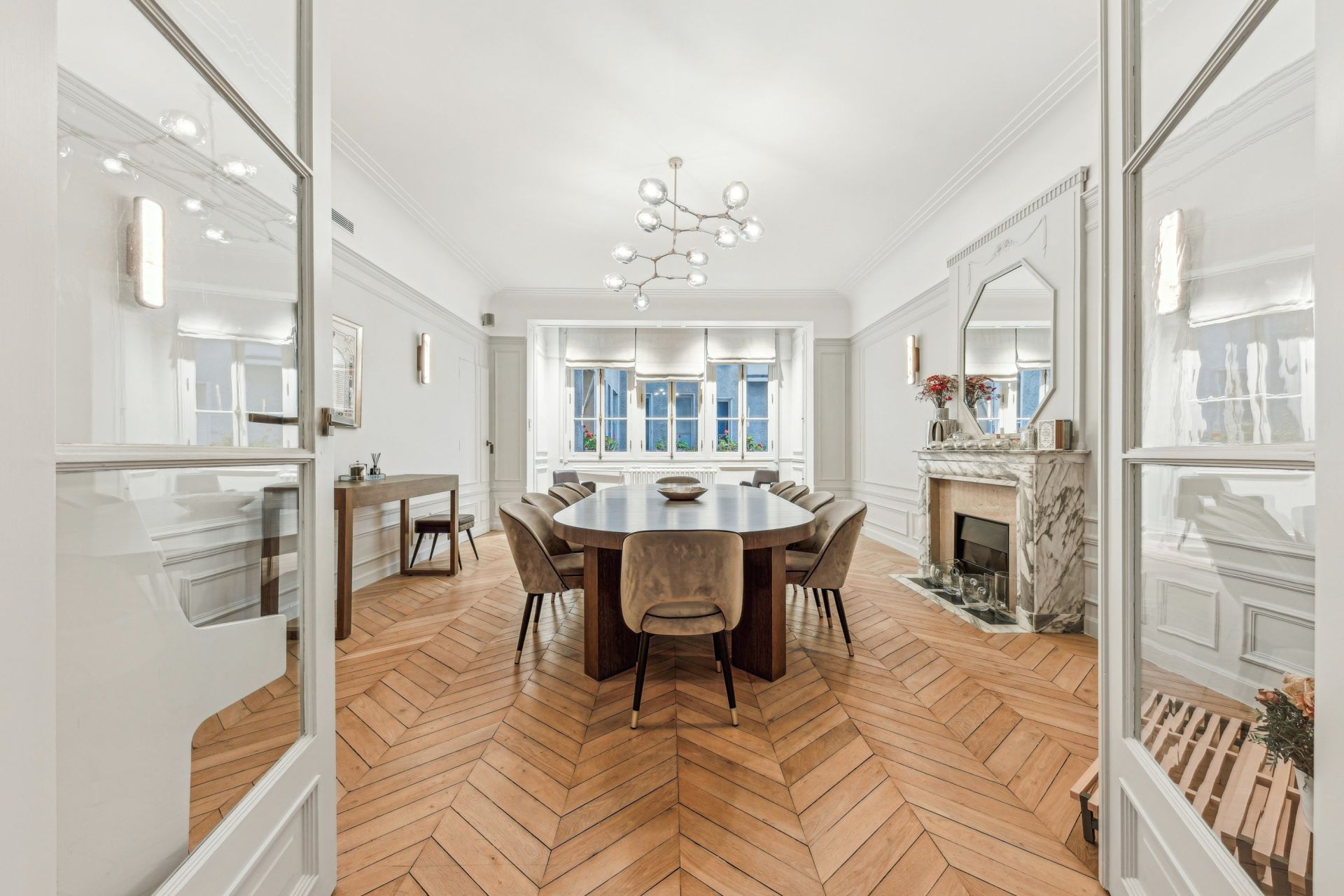 luxury apartment 7 Rooms for sale on PARIS (75016)