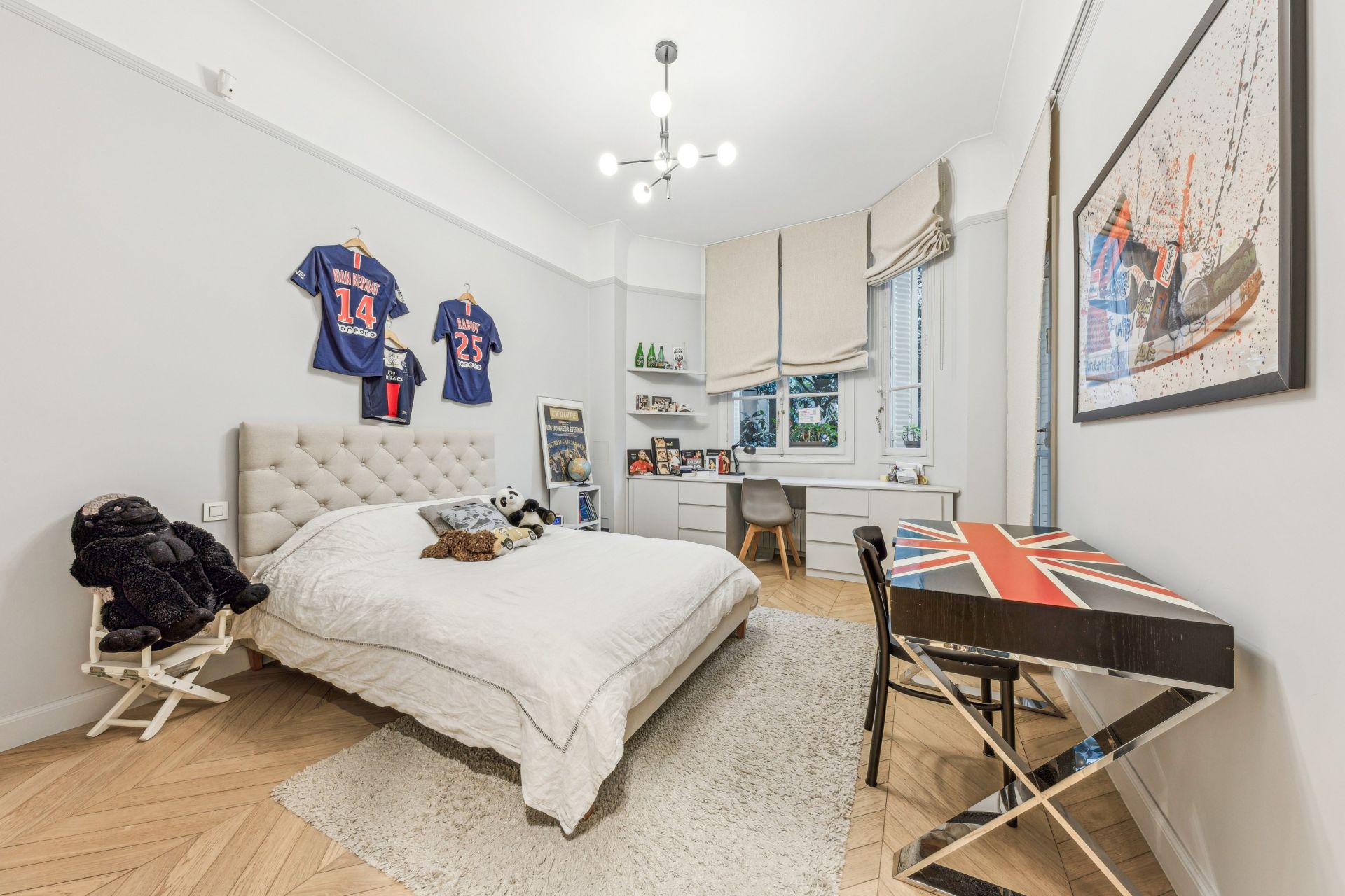 luxury apartment 7 Rooms for sale on PARIS (75016)