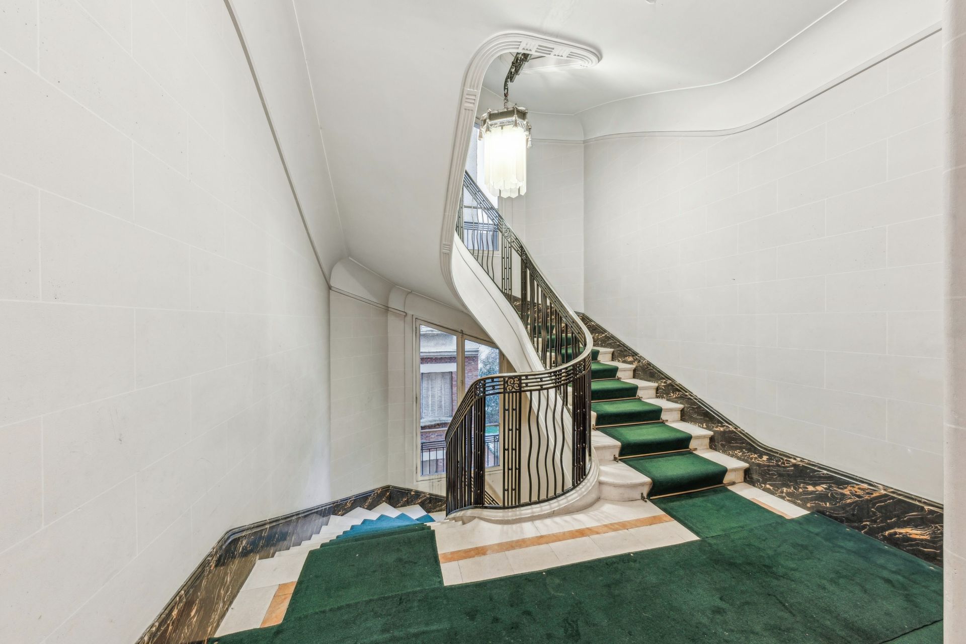 luxury apartment 7 Rooms for sale on PARIS (75016)