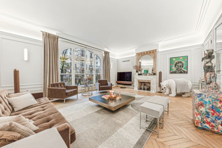 luxury apartment 7 Rooms for sale on PARIS (75016)
