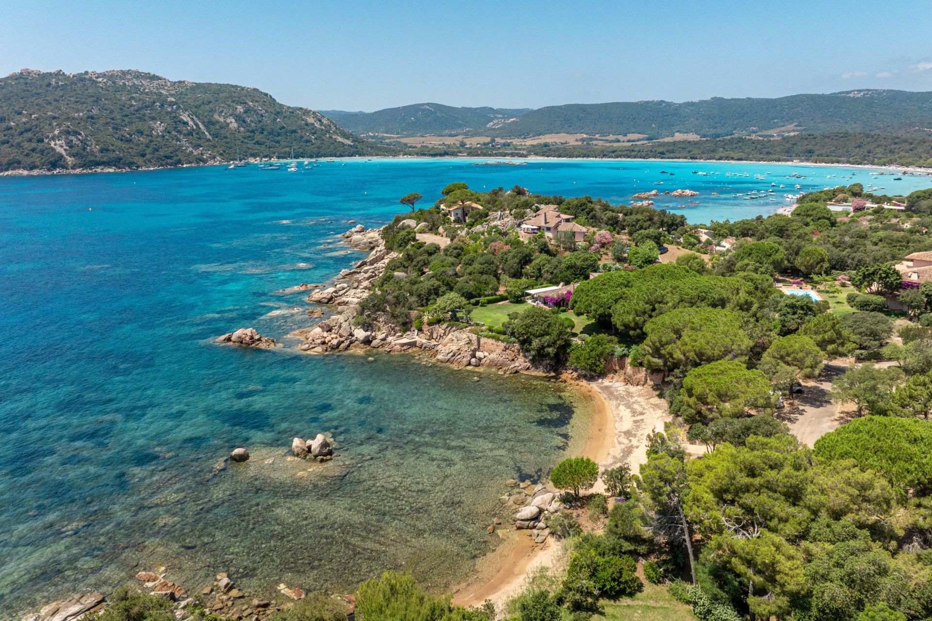 villa de luxe 6 Pièces en location saisonnière sur PORTO VECCHIO (20137)