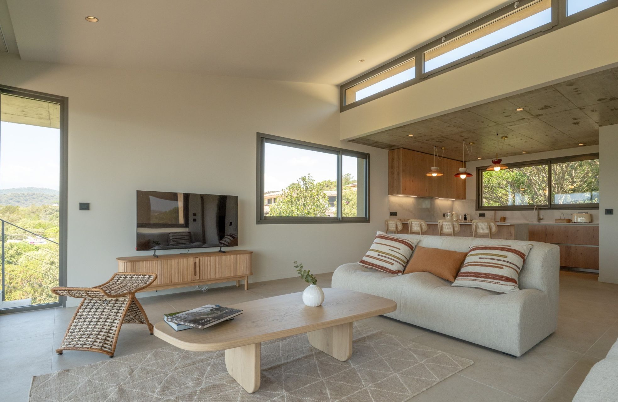 villa de luxe 6 Pièces en location saisonnière sur PORTO VECCHIO (20137)