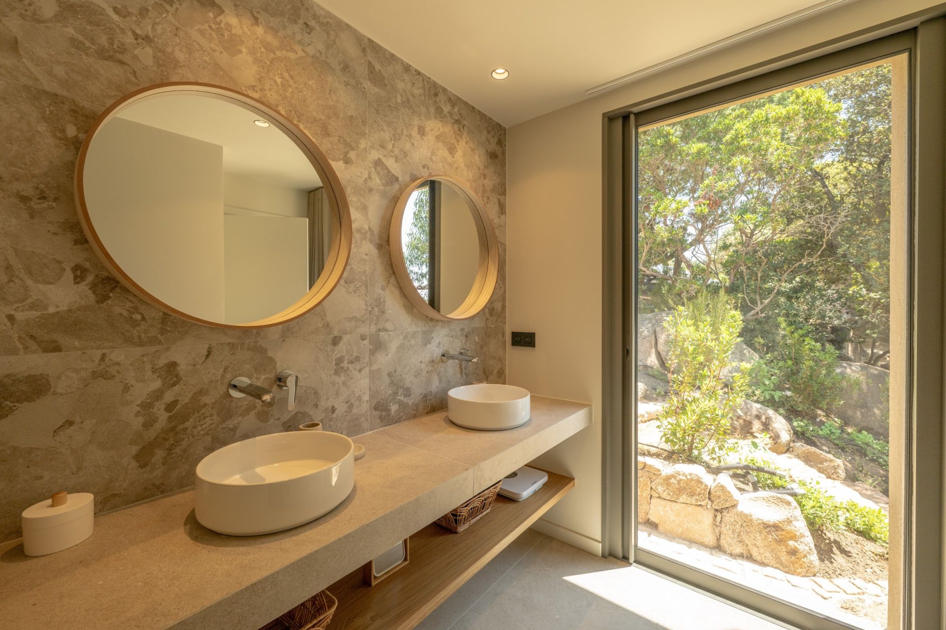 villa de luxe 6 Pièces en location saisonnière sur PORTO VECCHIO (20137)