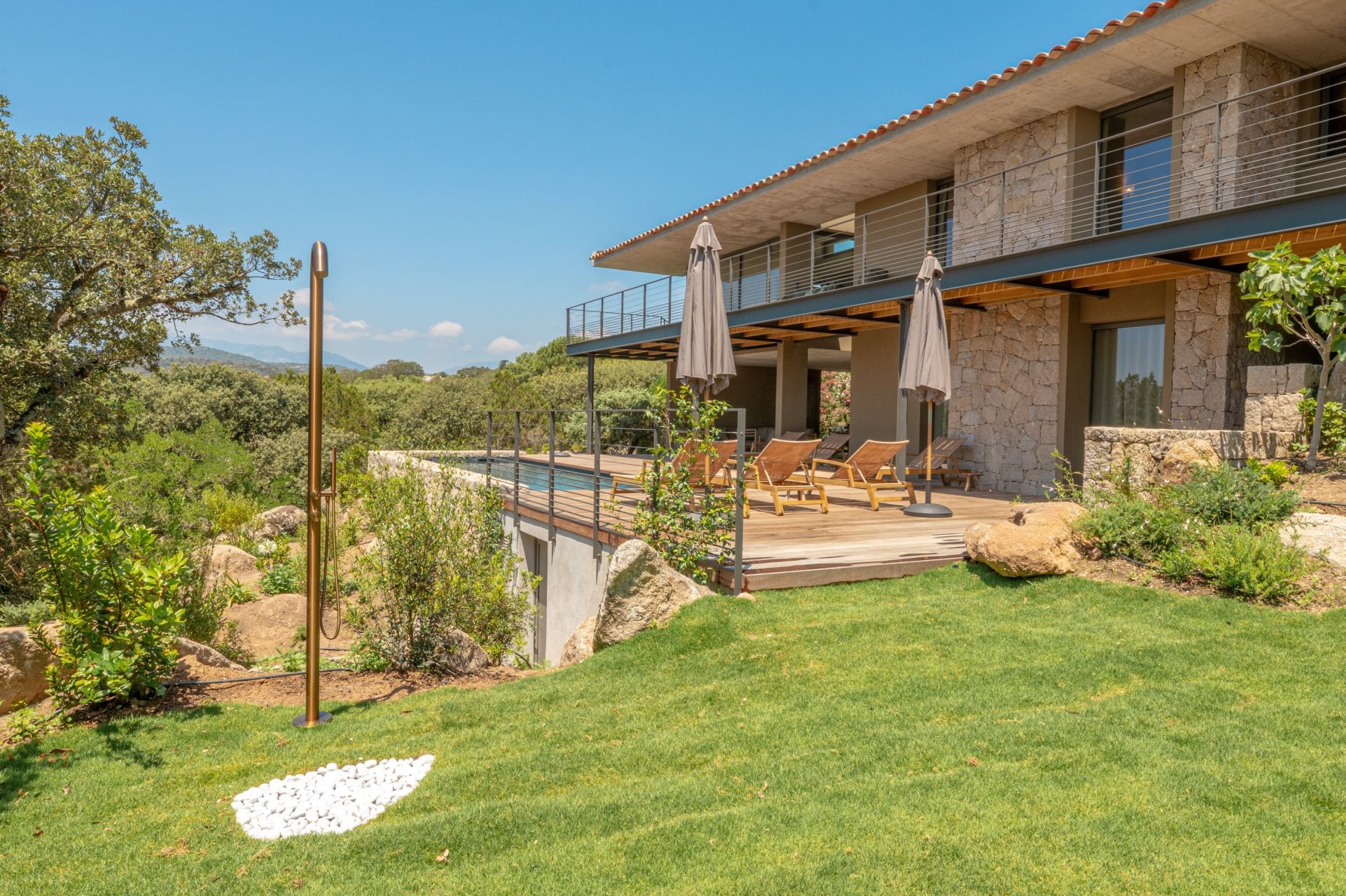villa de luxe 6 Pièces en location saisonnière sur PORTO VECCHIO (20137)