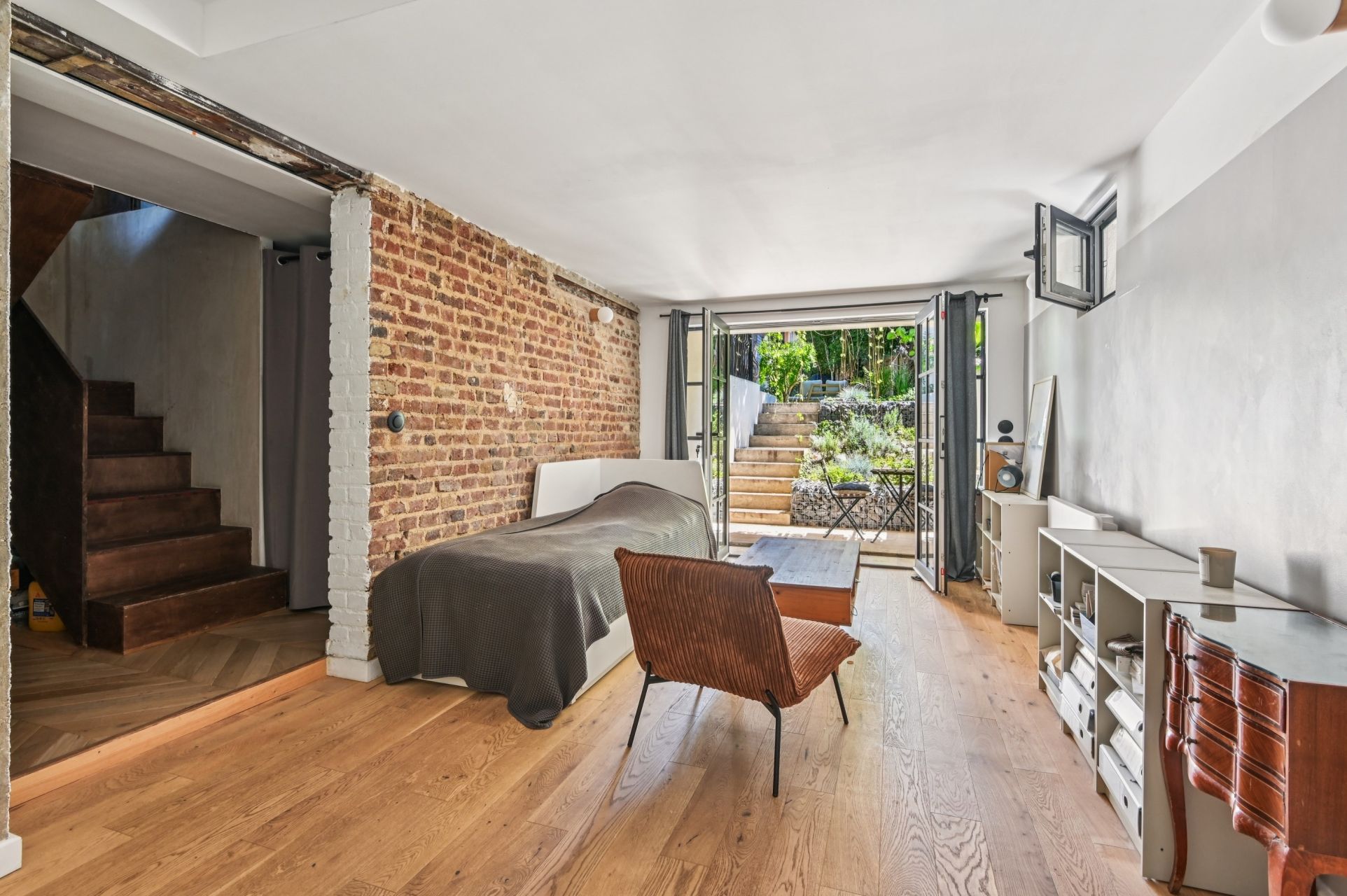 luxury house 6 Rooms for sale on COLOMBES (92700)