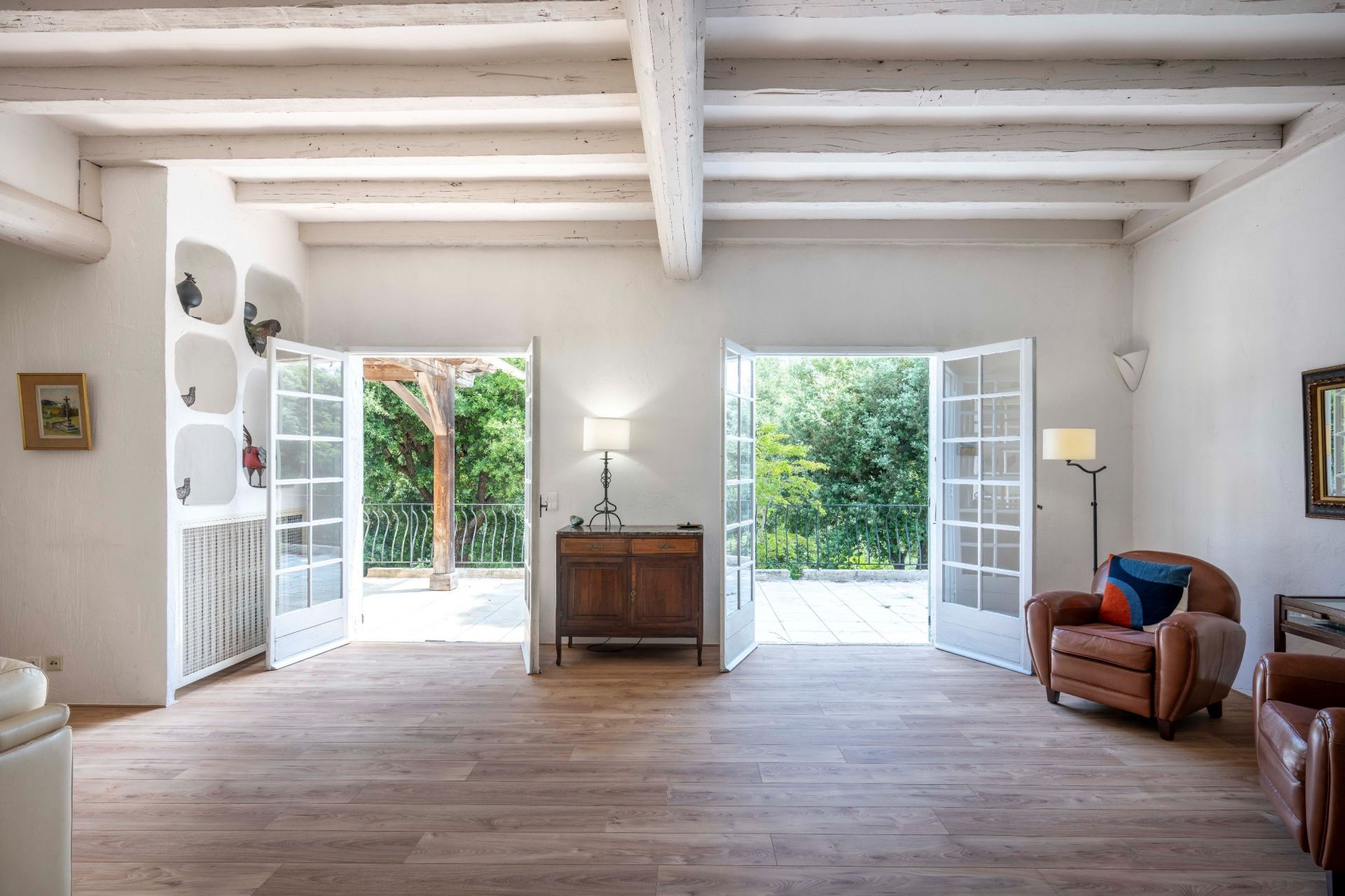 luxury villa 7 Rooms for sale on VALLAURIS (06220)