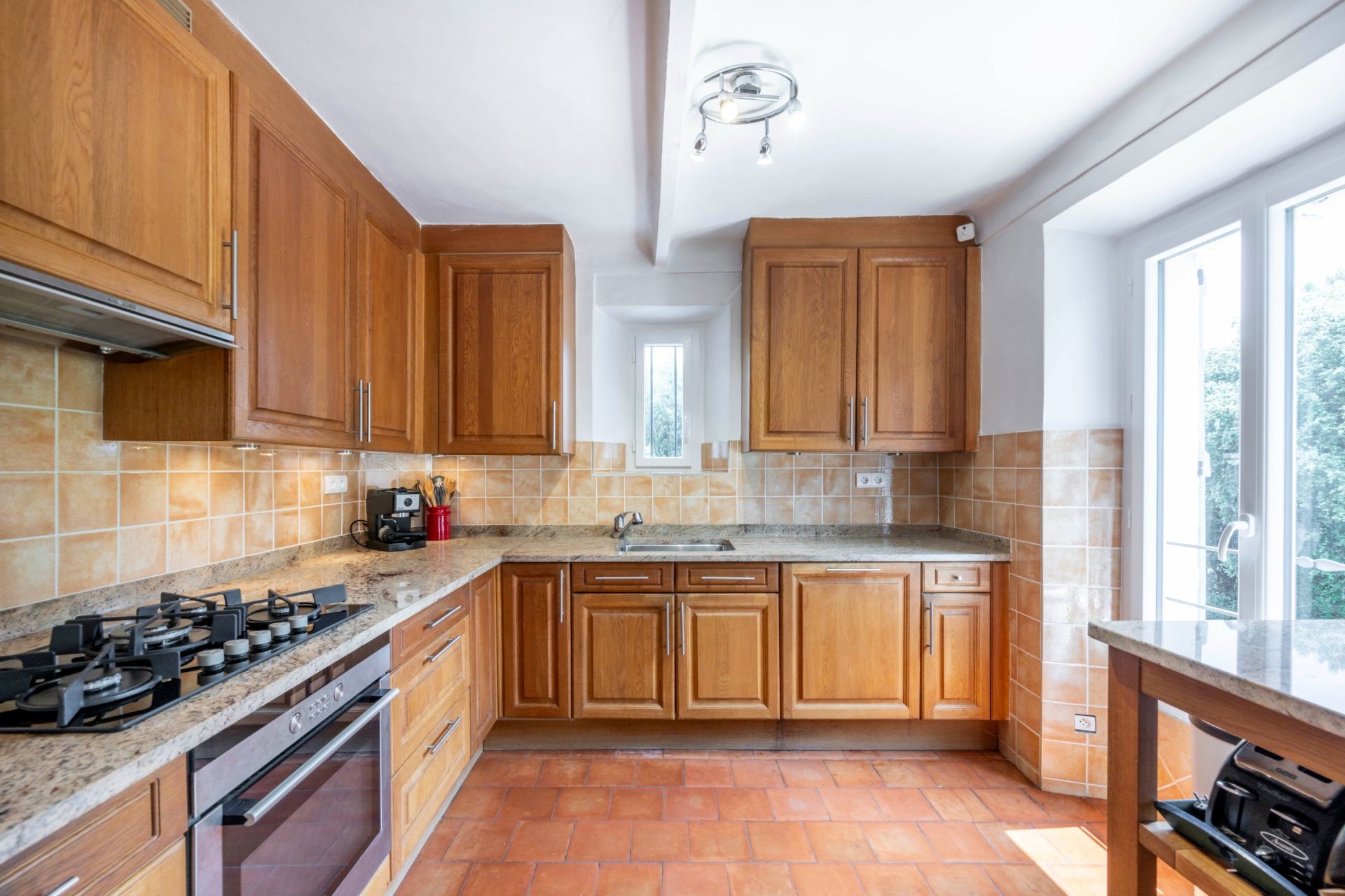 luxury villa 7 Rooms for sale on VALLAURIS (06220)