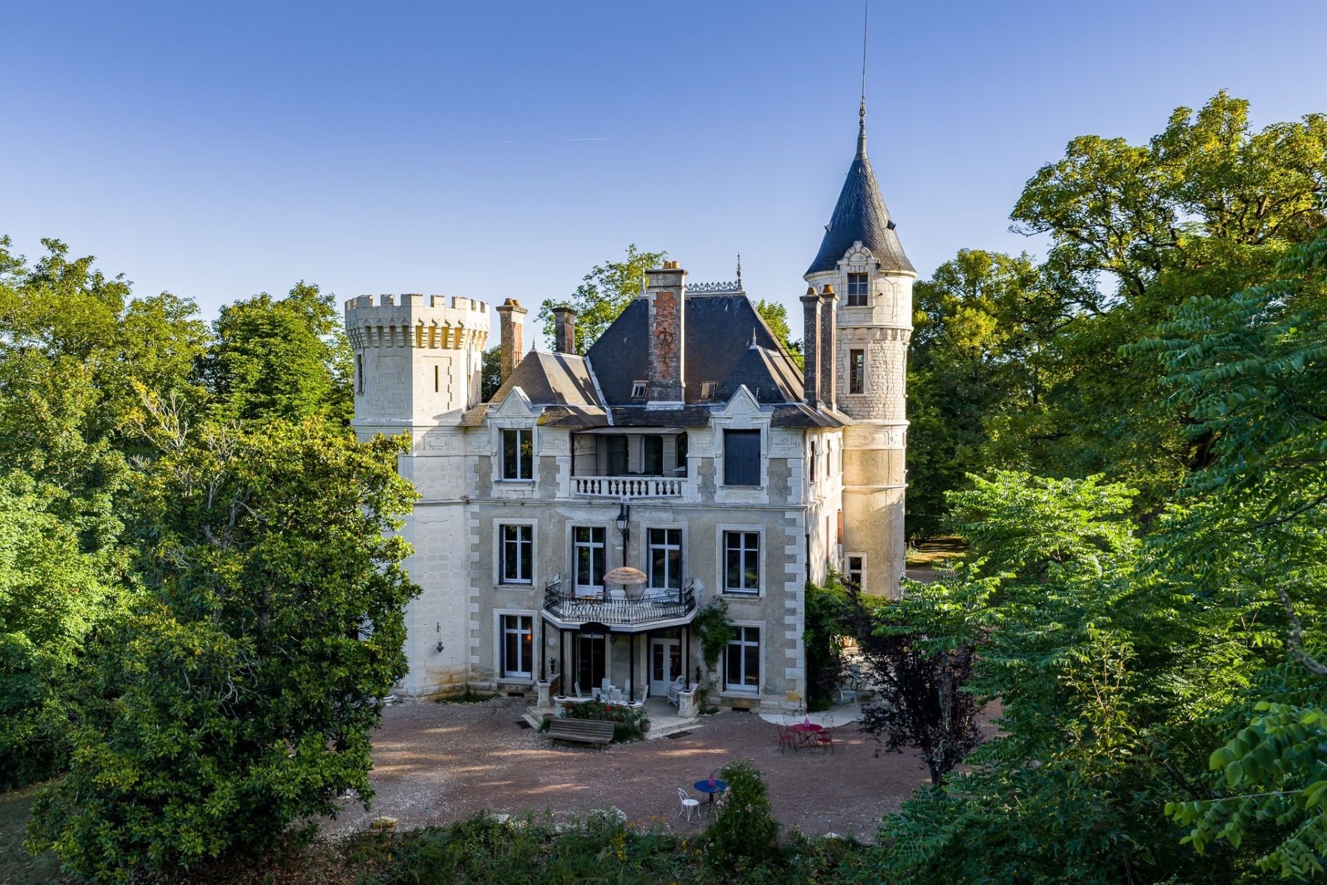 castle 14 Rooms for sale on BRANTOME (24310)
