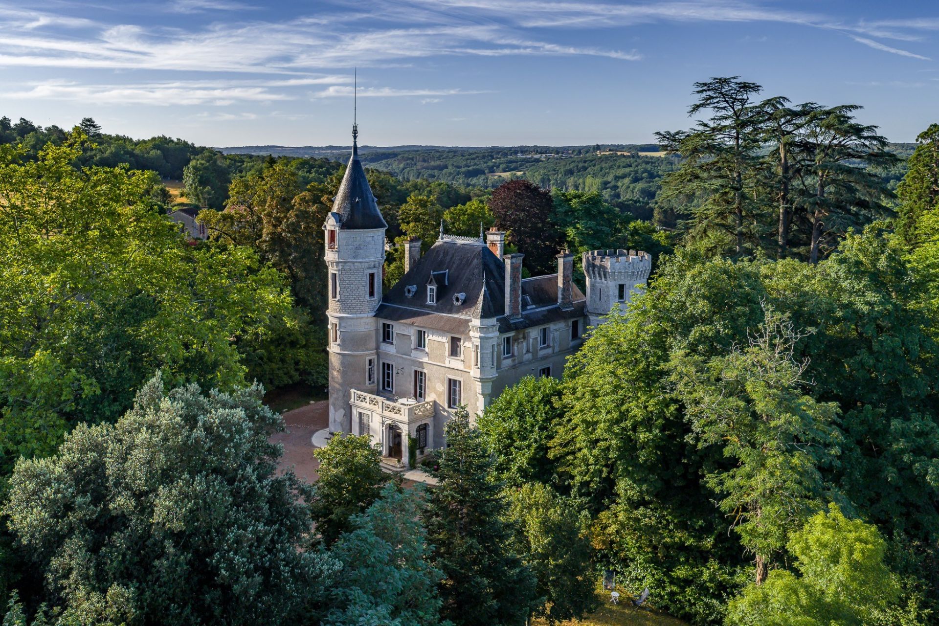 castle 14 Rooms for sale on BRANTOME (24310)