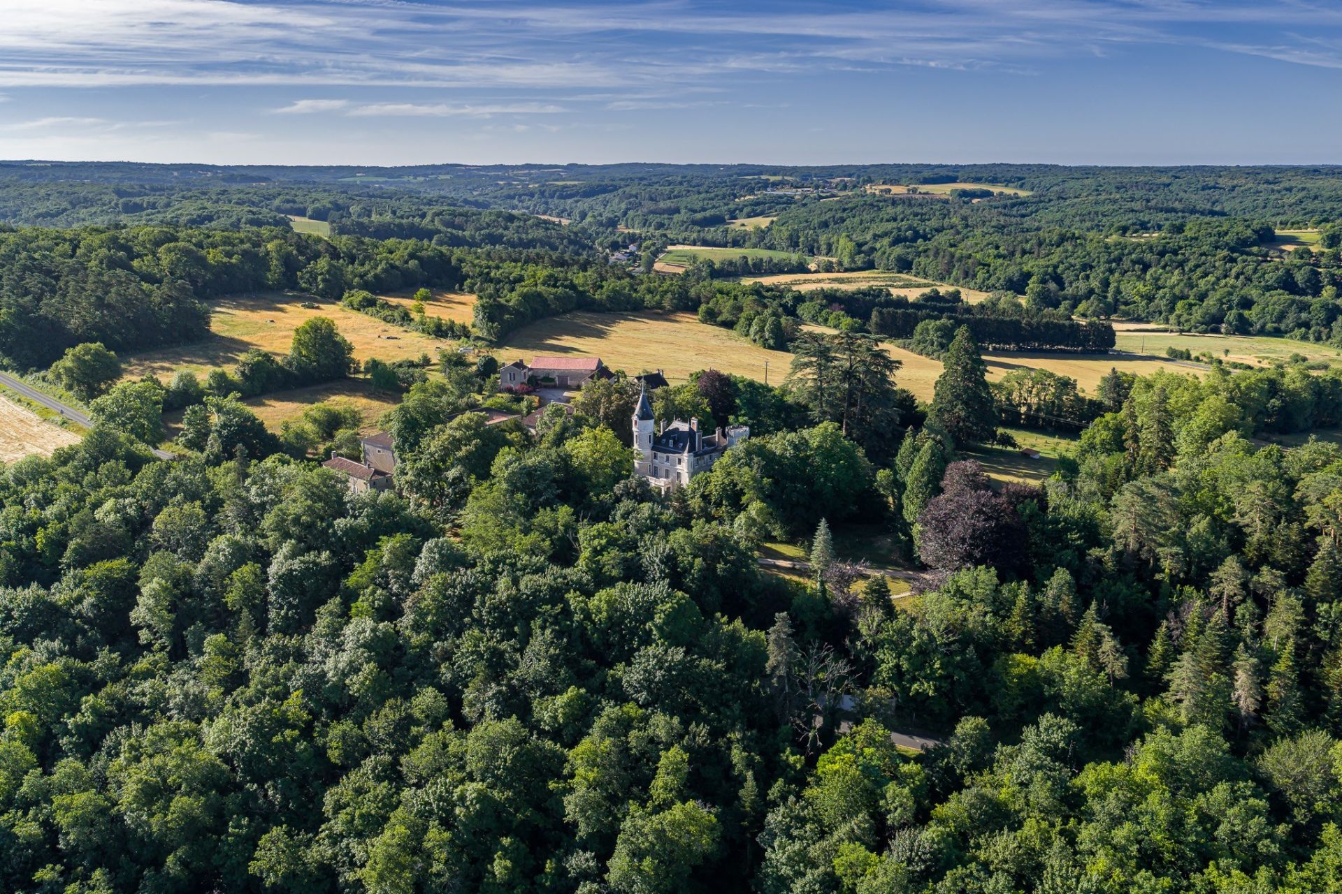 castle 14 Rooms for sale on BRANTOME (24310)