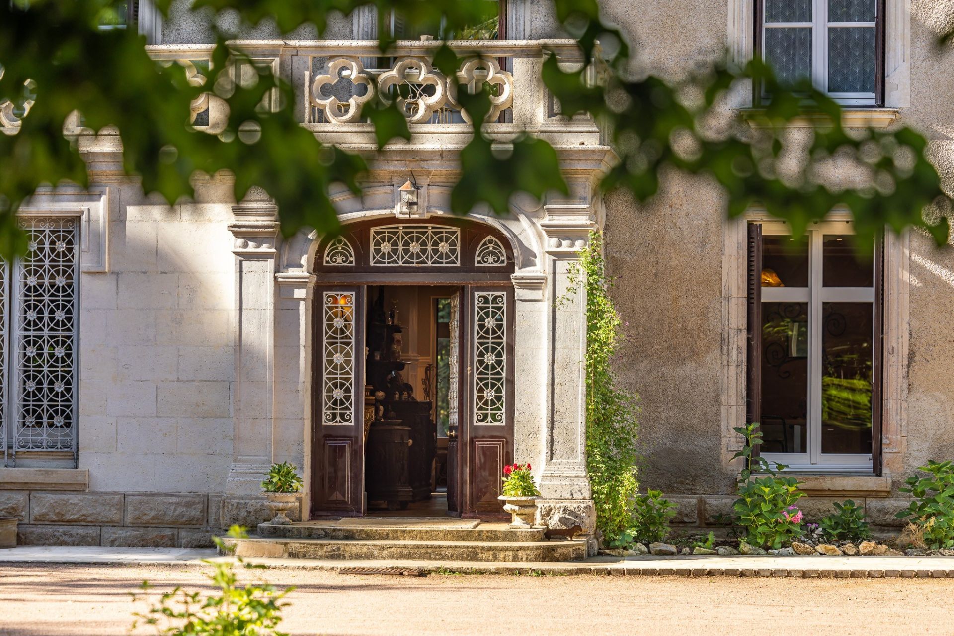 castle 14 Rooms for sale on BRANTOME (24310)