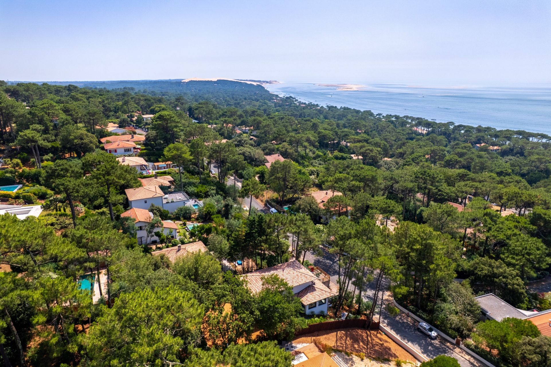 luxury house 9 Rooms for sale on PYLA SUR MER (33115)