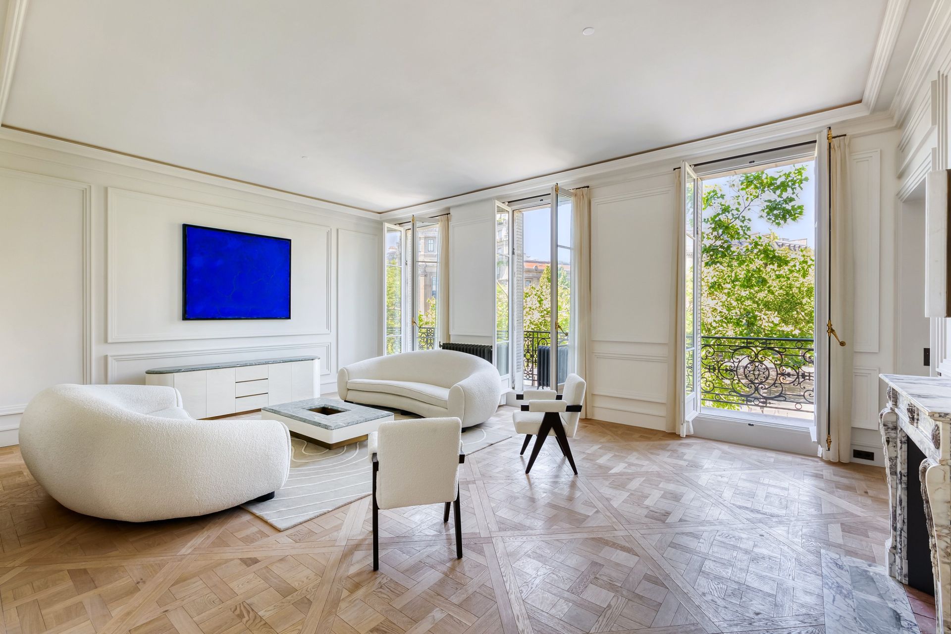luxury apartment 5 Rooms for sale on PARIS (75016)