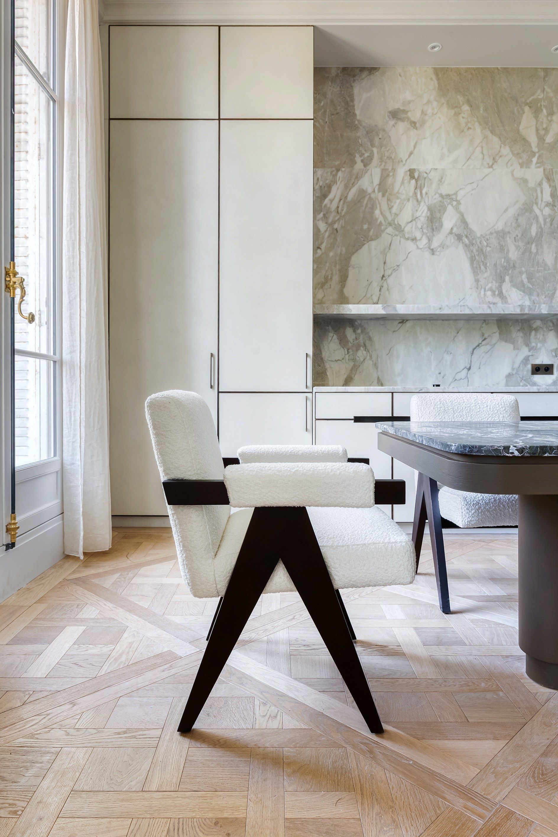 luxury apartment 5 Rooms for sale on PARIS (75016)