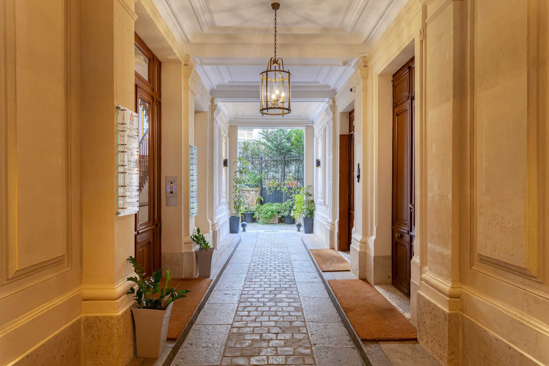 luxury apartment 5 Rooms for sale on PARIS (75016)