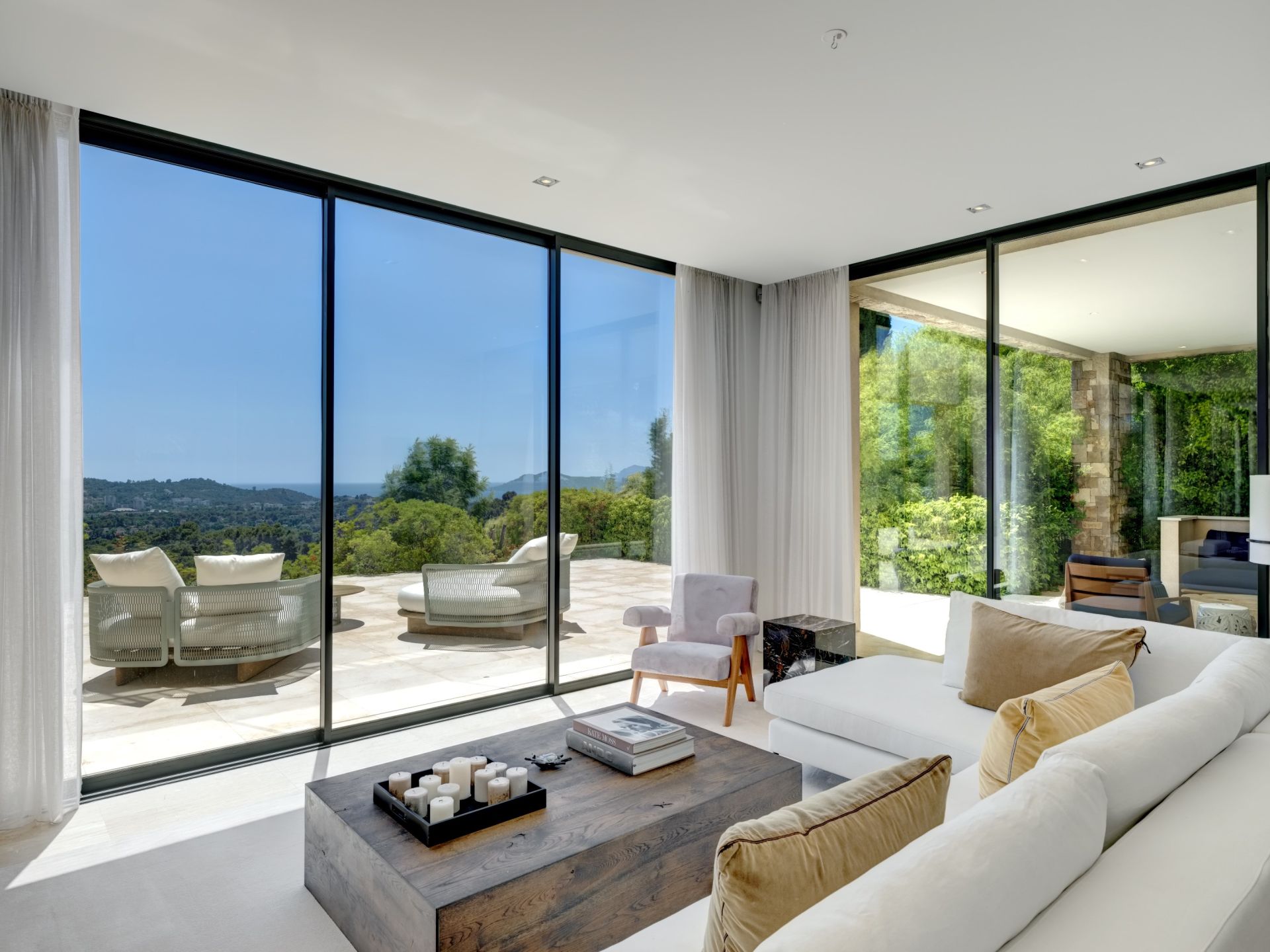 luxury villa 17 Rooms for sale on MOUGINS (06250)
