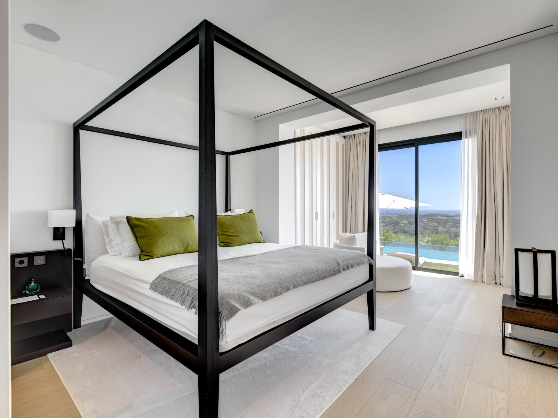 luxury villa 17 Rooms for sale on MOUGINS (06250)