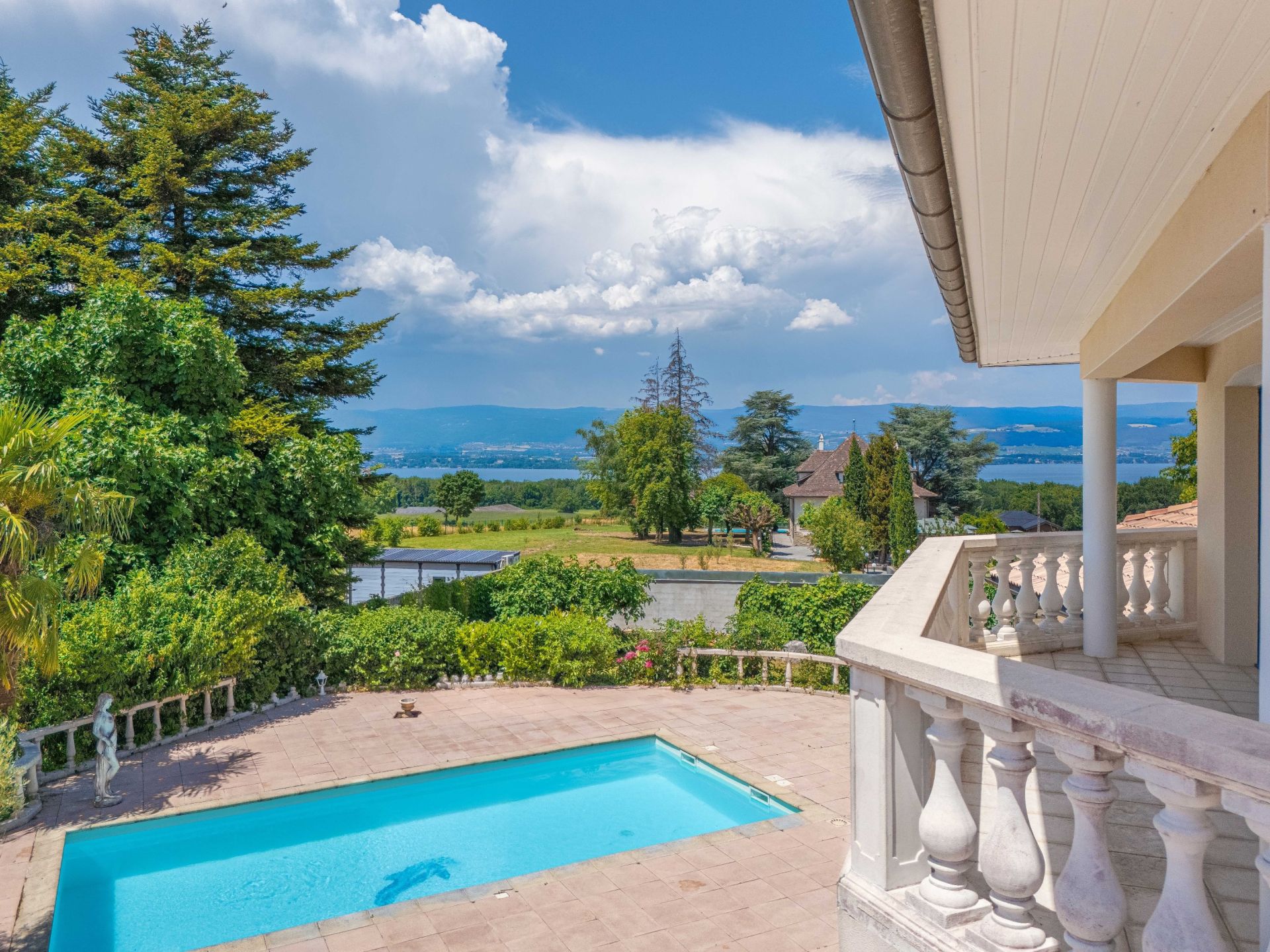 luxury house 6 Rooms for sale on MESSERY (74140)