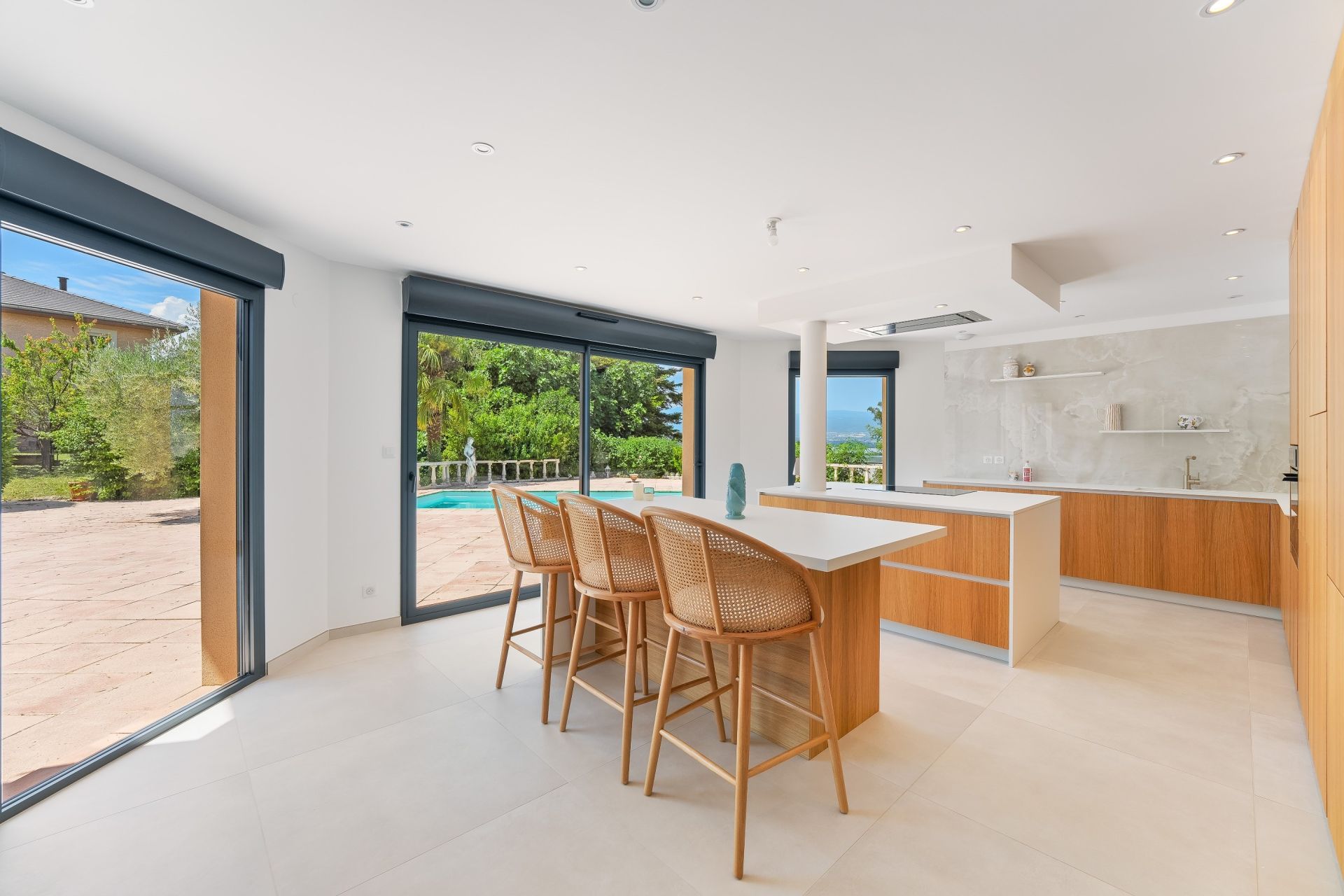 luxury house 6 Rooms for sale on MESSERY (74140)