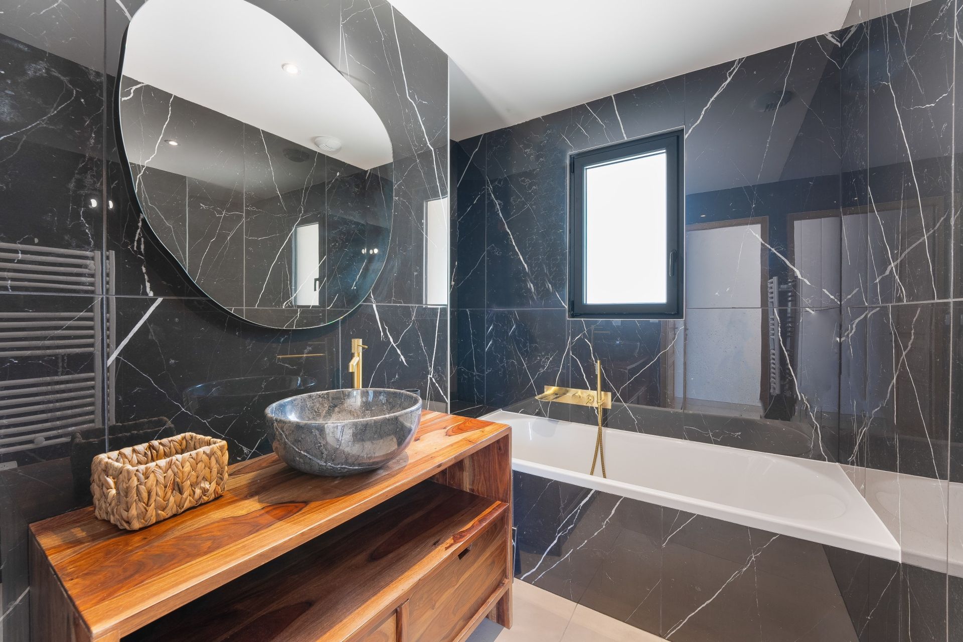 luxury house 6 Rooms for sale on MESSERY (74140)