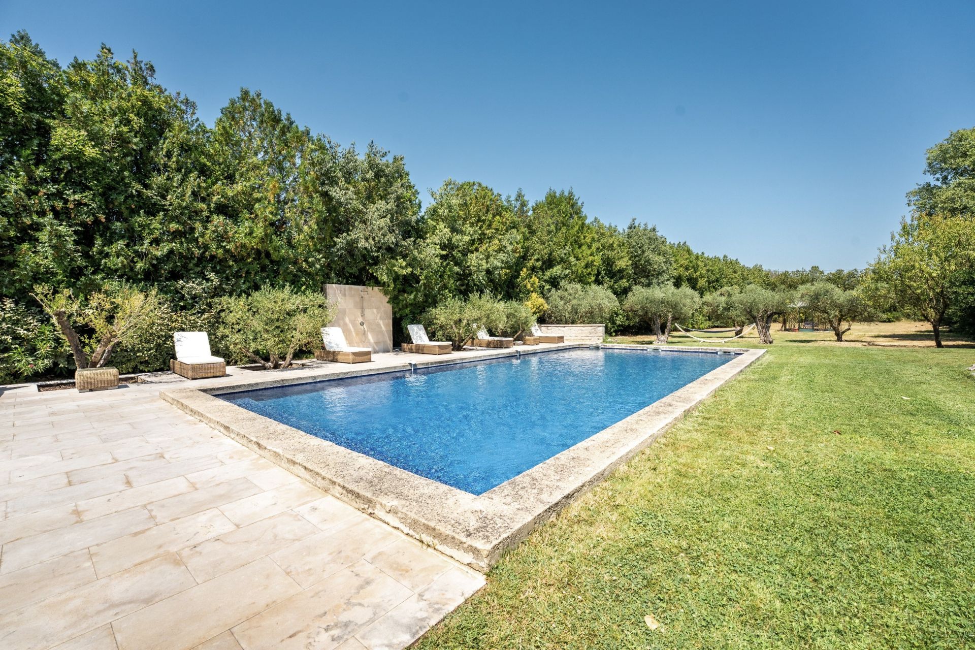 mas 14 Rooms for sale on ST ETIENNE DU GRES (13103)