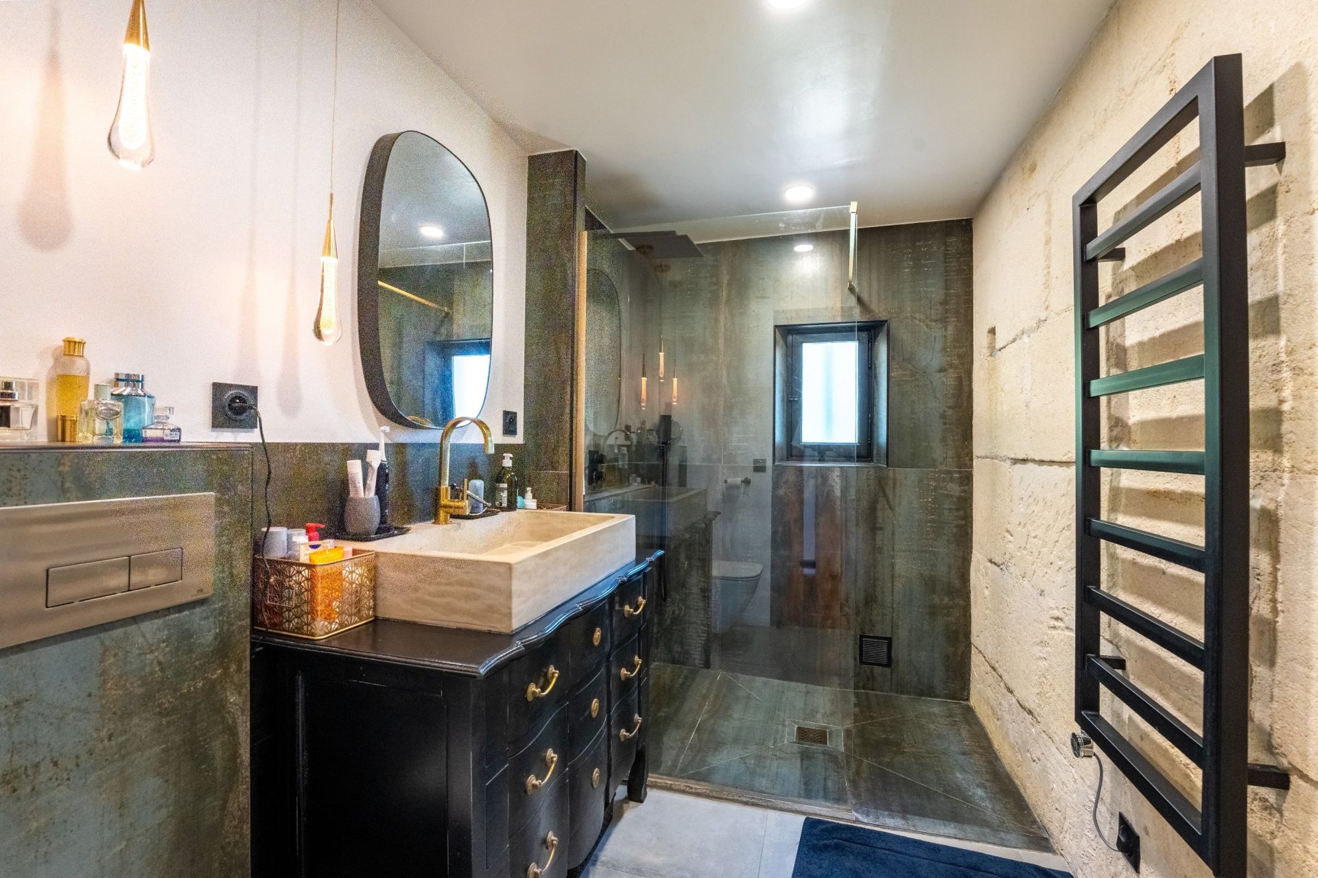 mas 14 Rooms for sale on ST ETIENNE DU GRES (13103)