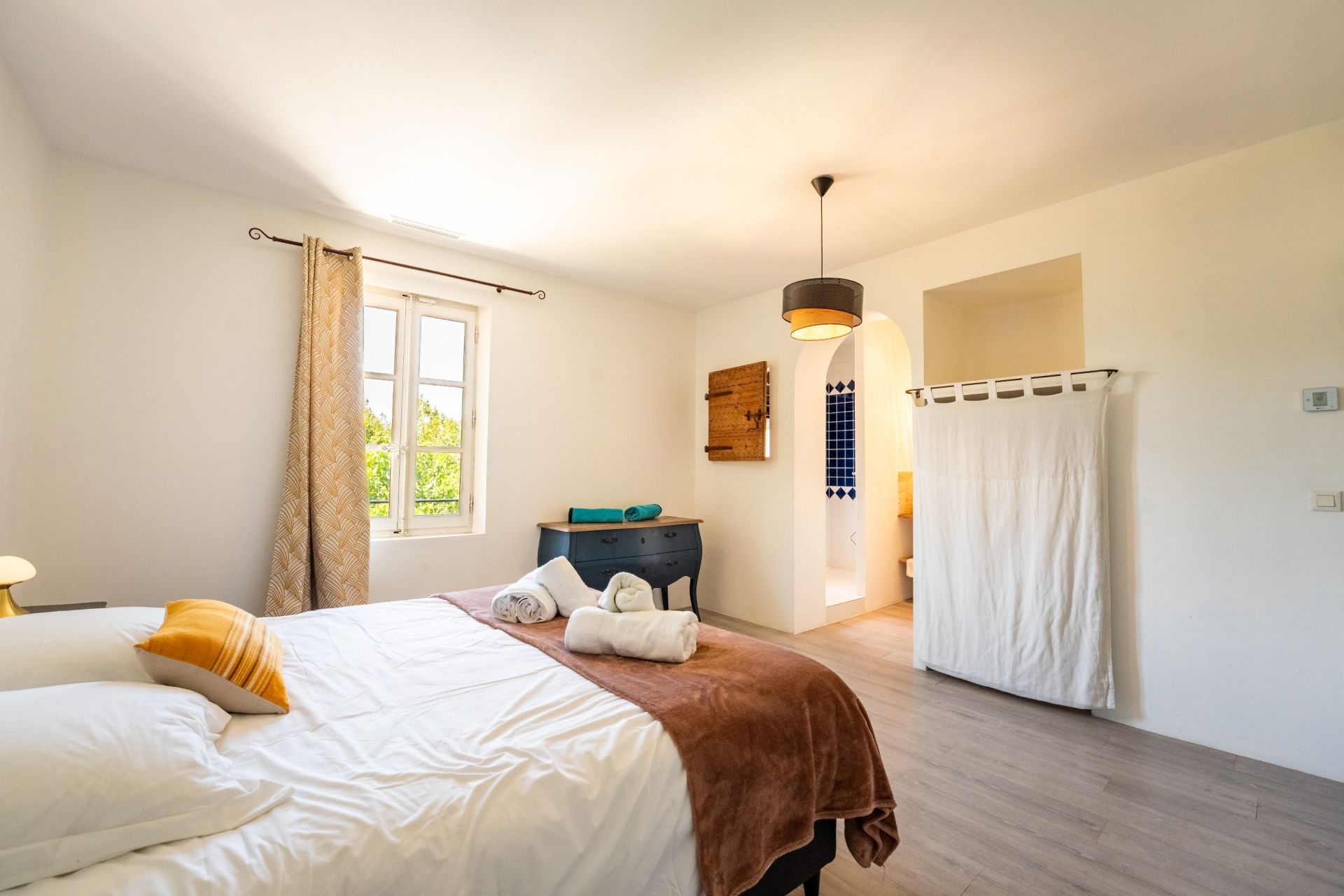 mas 14 Rooms for sale on ST ETIENNE DU GRES (13103)