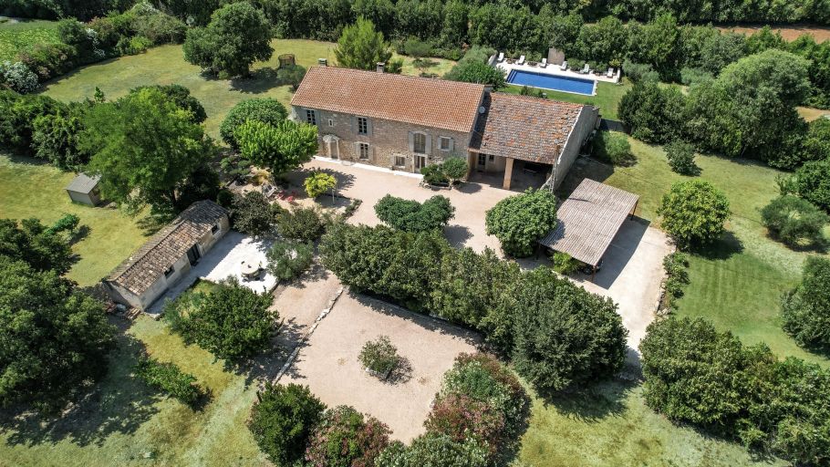 mas 14 Rooms for sale on ST ETIENNE DU GRES (13103)