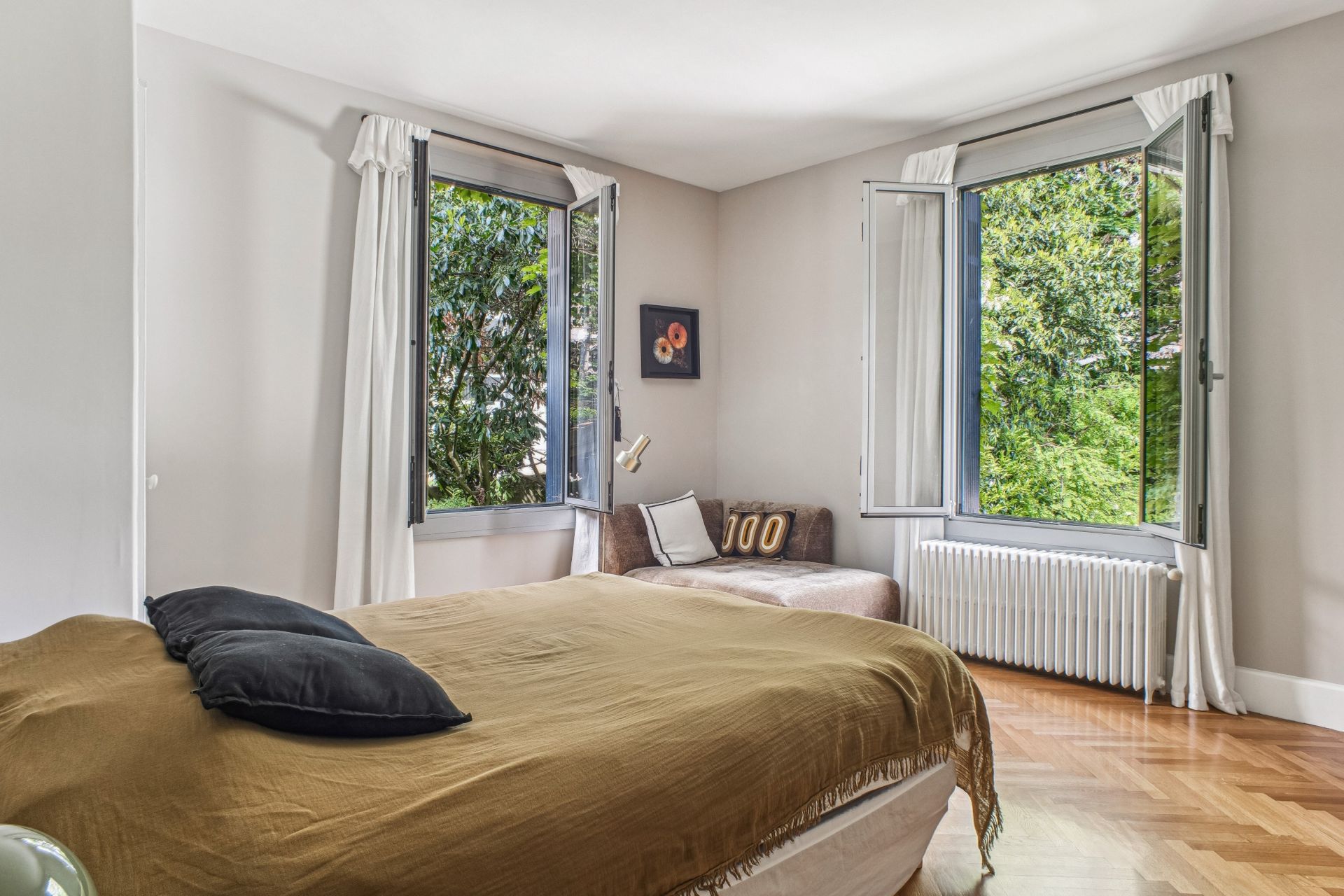 luxury house 8 Rooms for sale on ECULLY (69130)