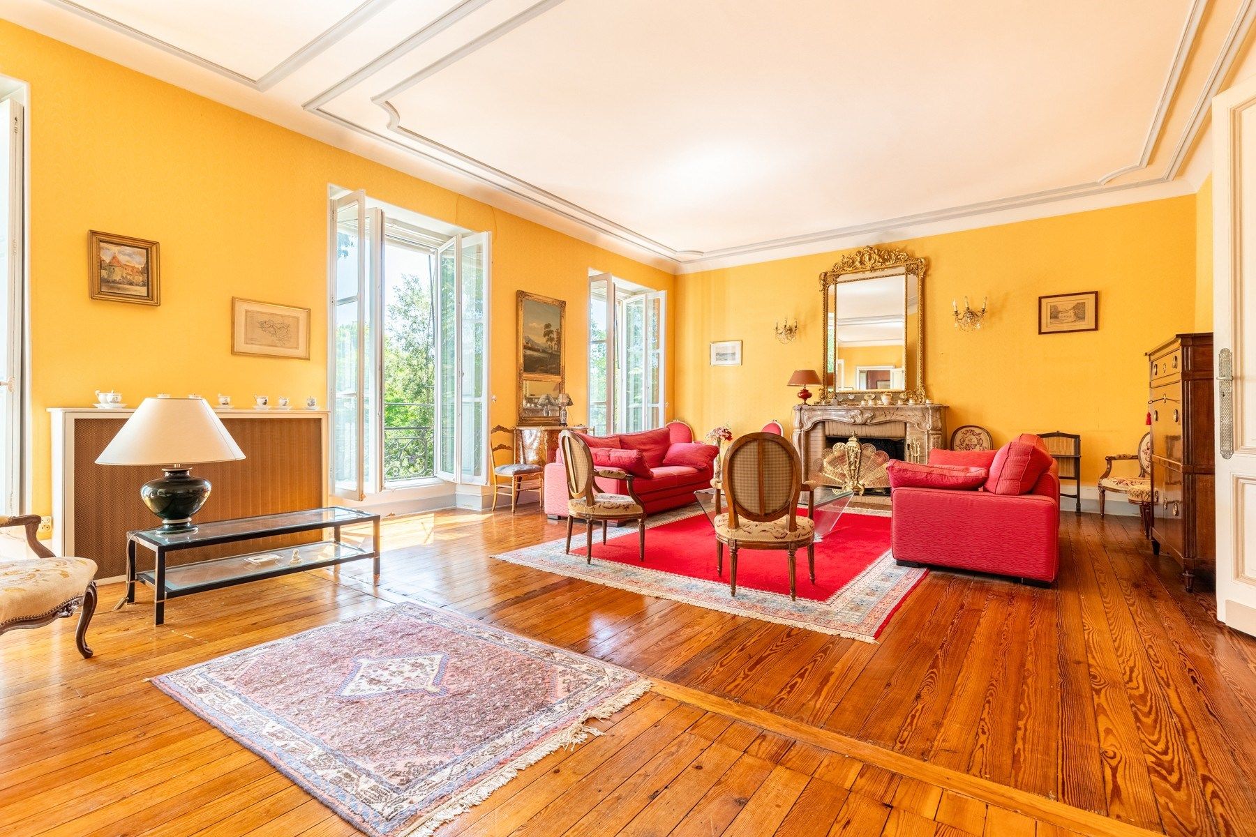 luxury apartment 4 Rooms for sale on BORDEAUX (33000)