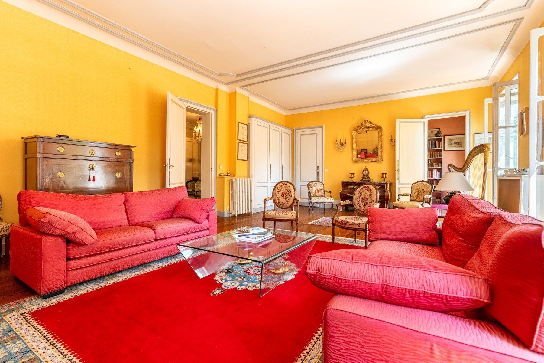 luxury apartment 4 Rooms for sale on BORDEAUX (33000)