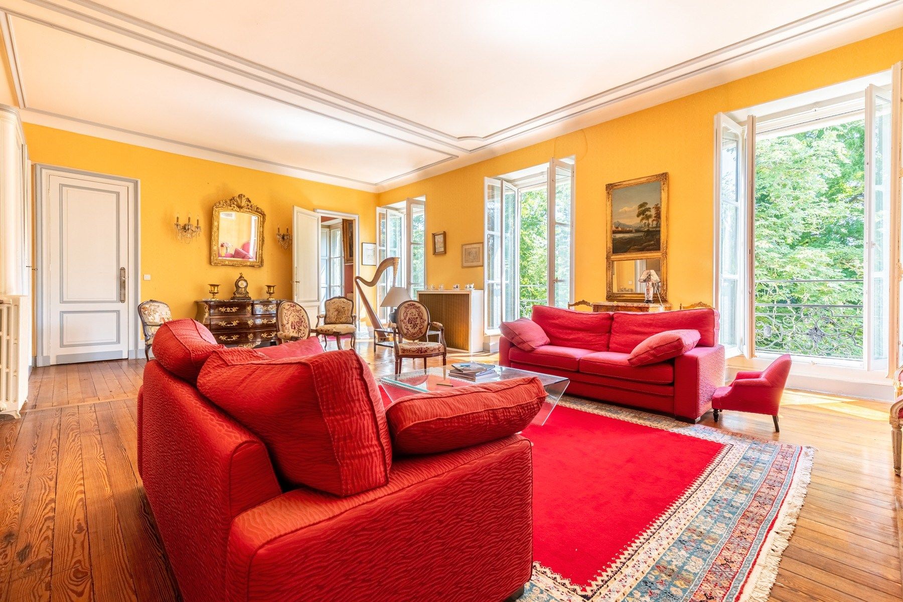 luxury apartment 4 Rooms for sale on BORDEAUX (33000)