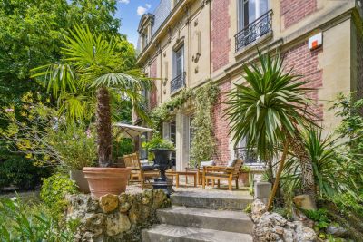 Sale Luxury house Le Vésinet 8 Rooms 354 m²